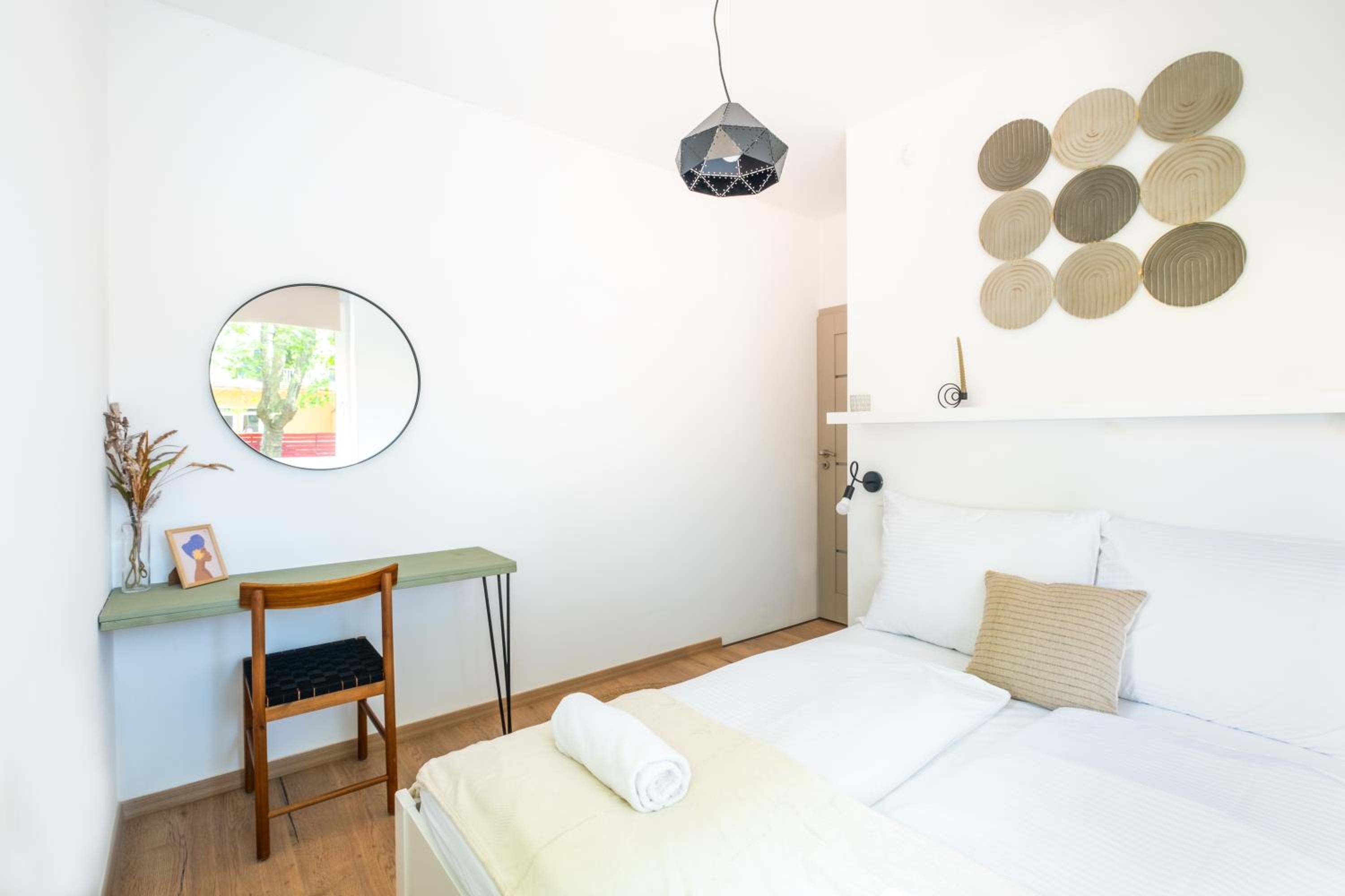 Apartment - Ground Floor photo 2