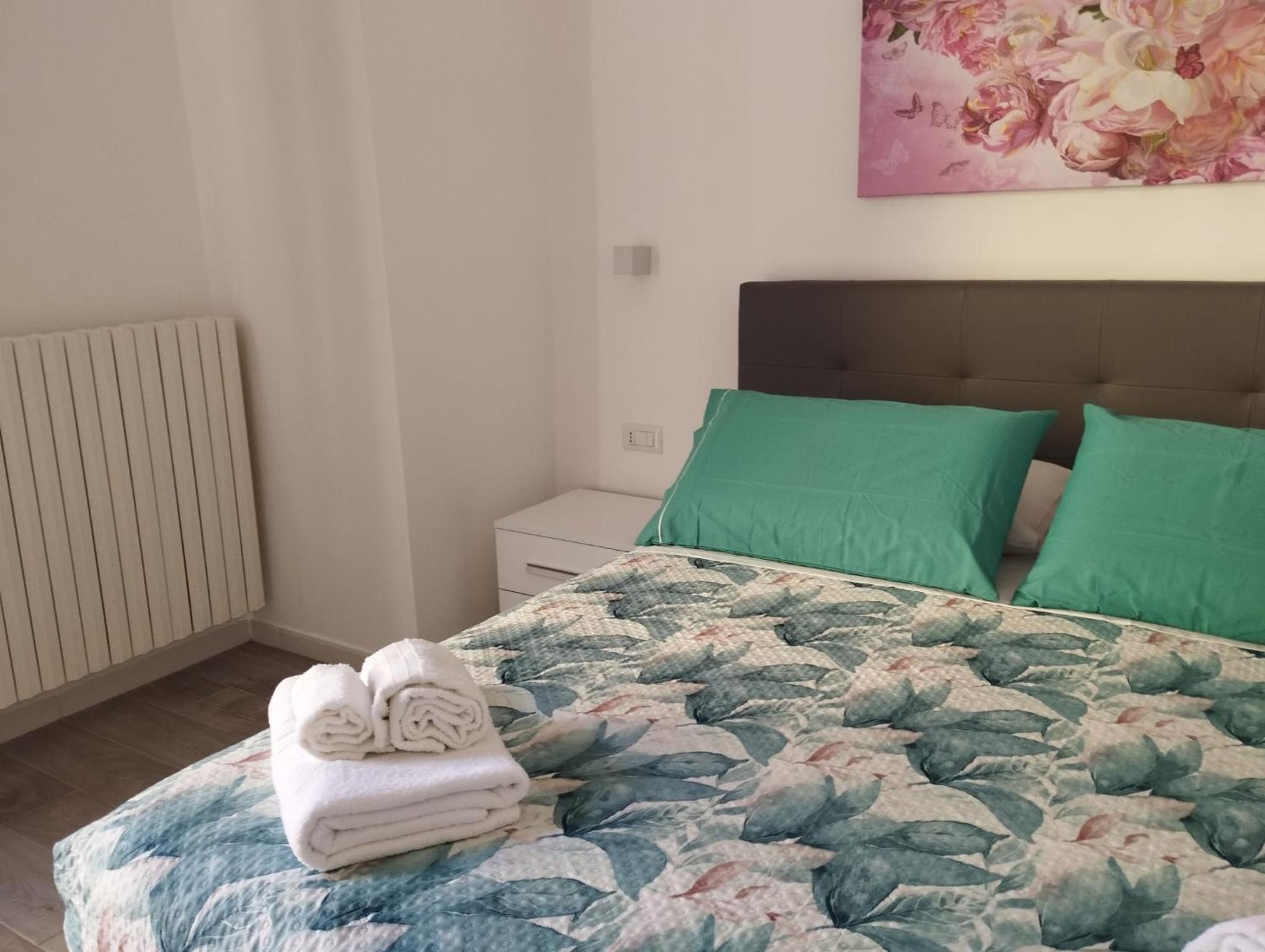 One-Bedroom House photo 1