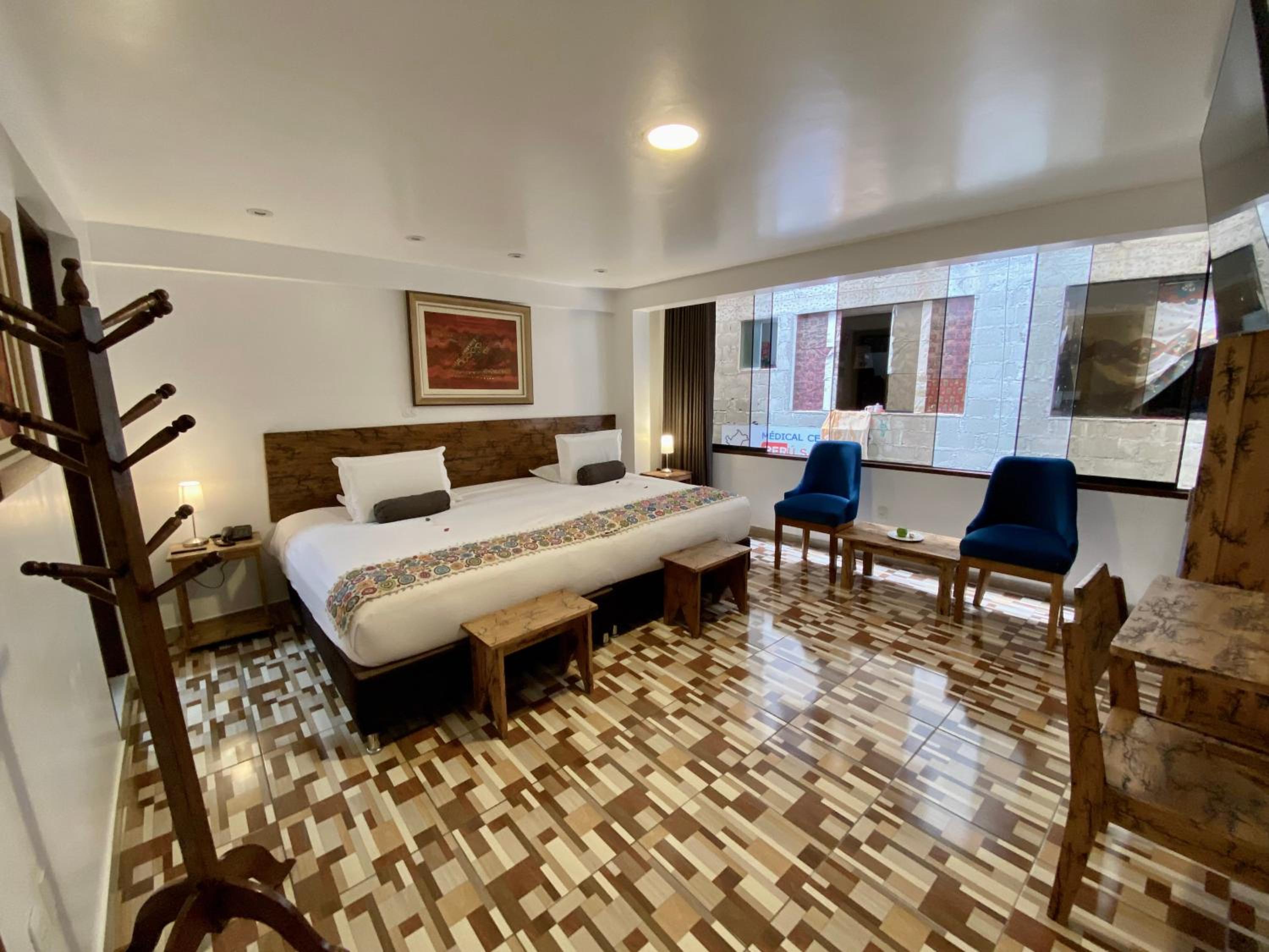 Superior King Room - Photo 4