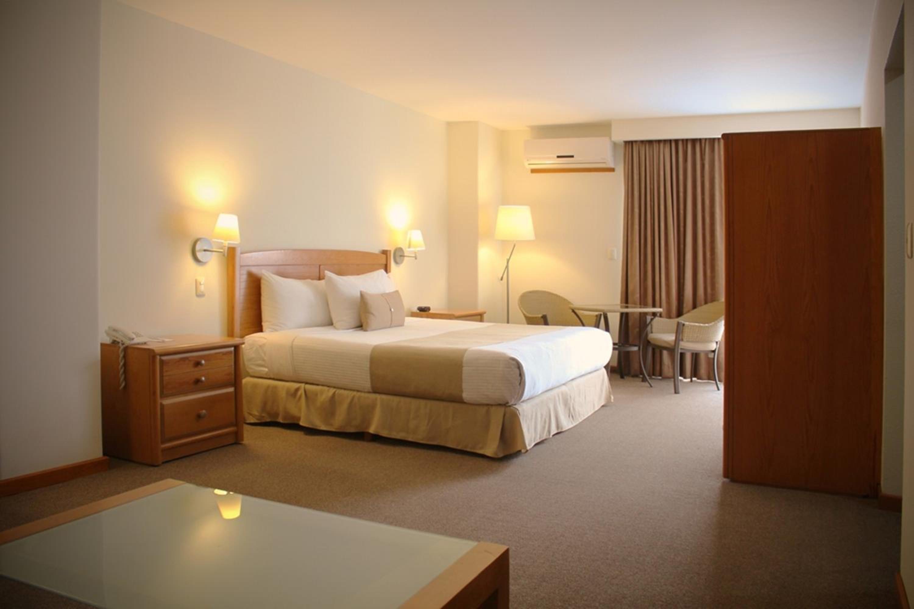 Junior Suite, 1 King photo 1