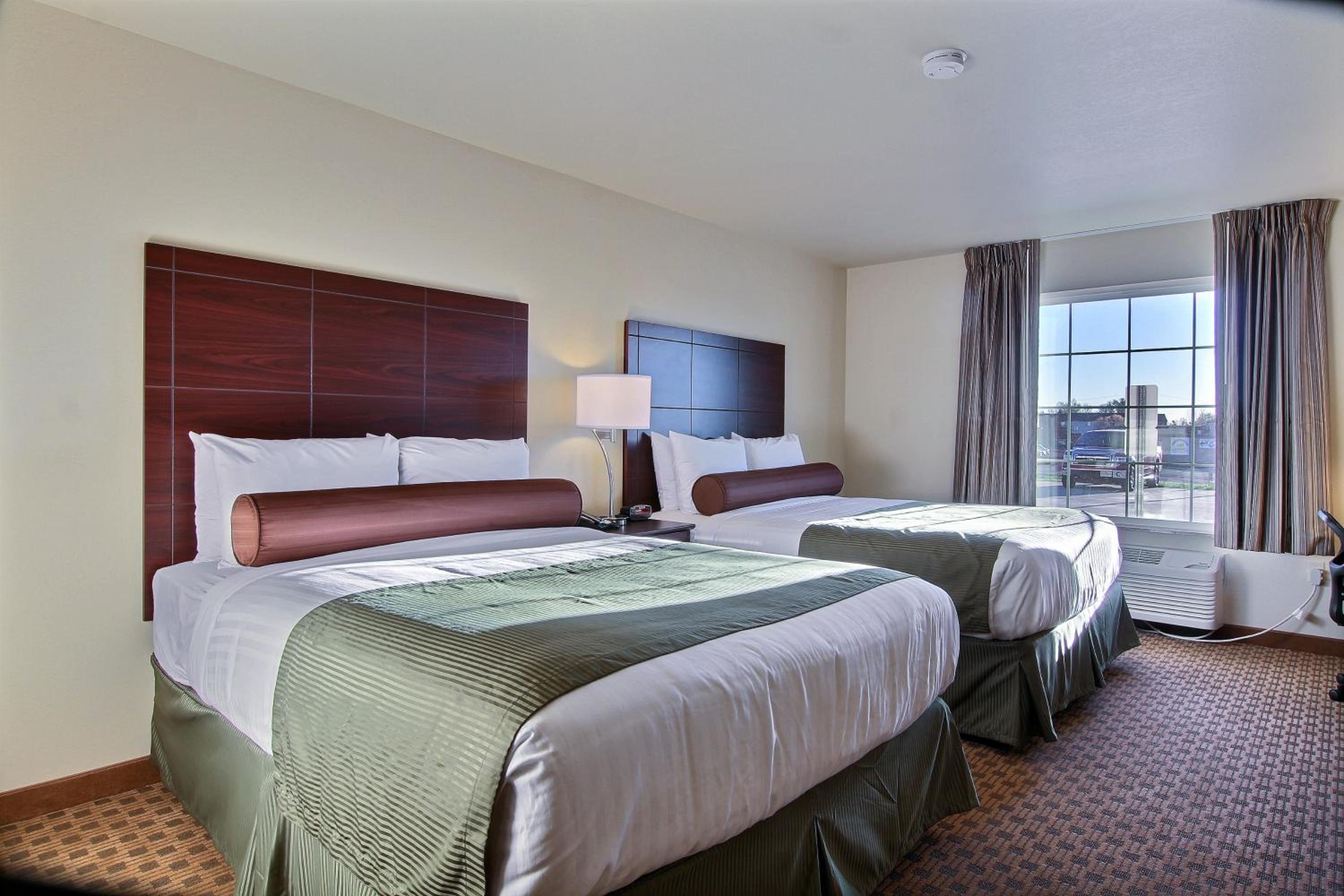 Deluxe Queen Room
