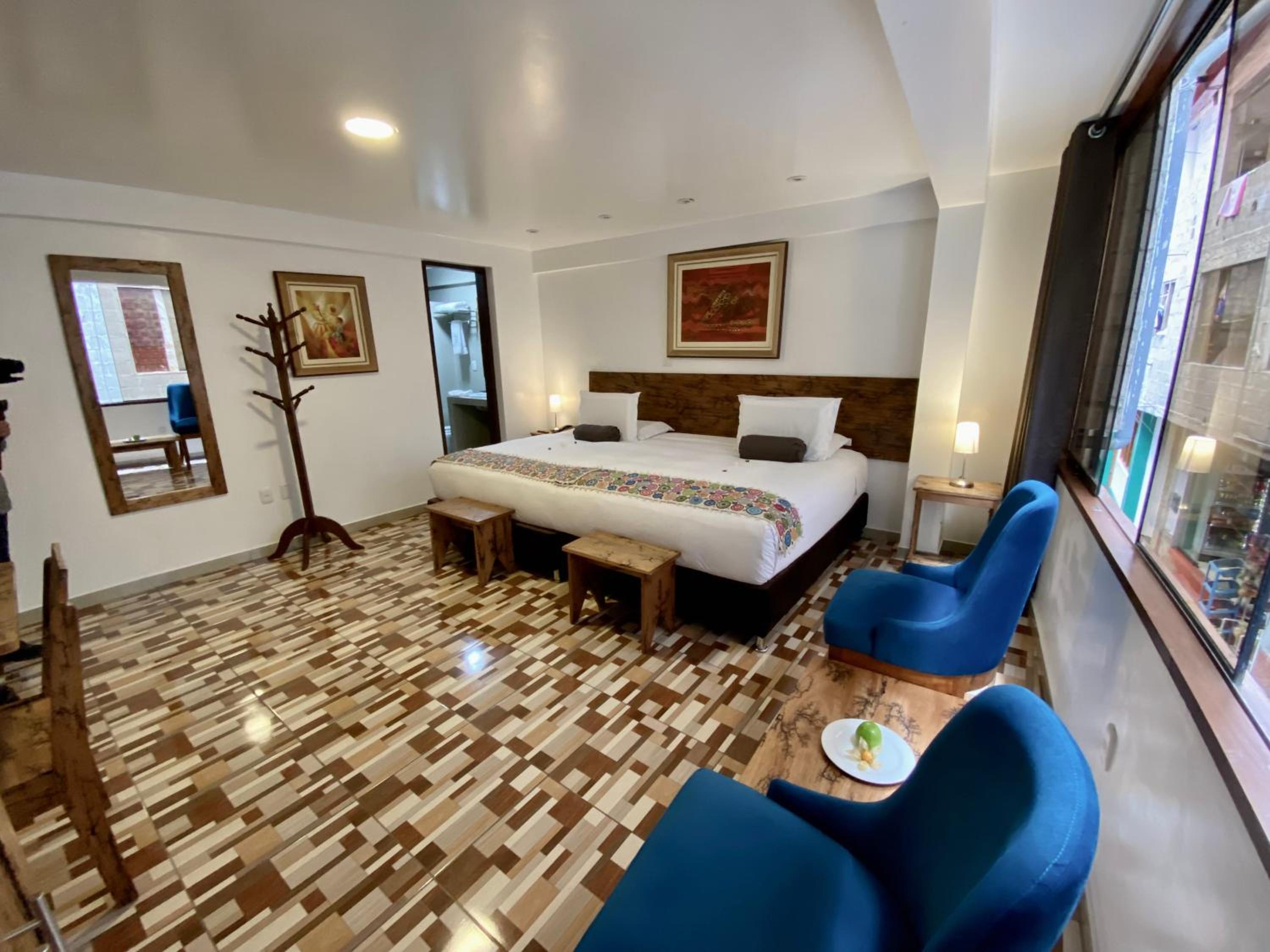 Superior King Room - Photo 3