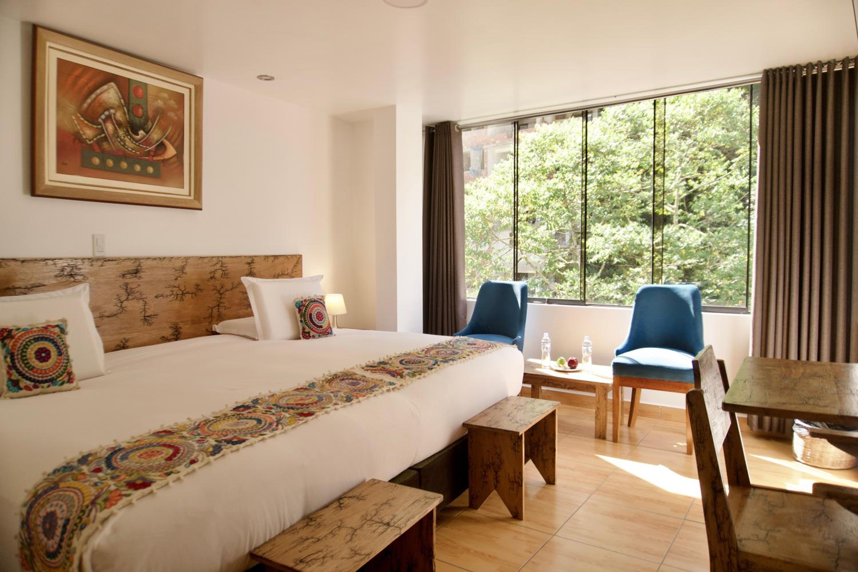 Superior King Room - Photo 9