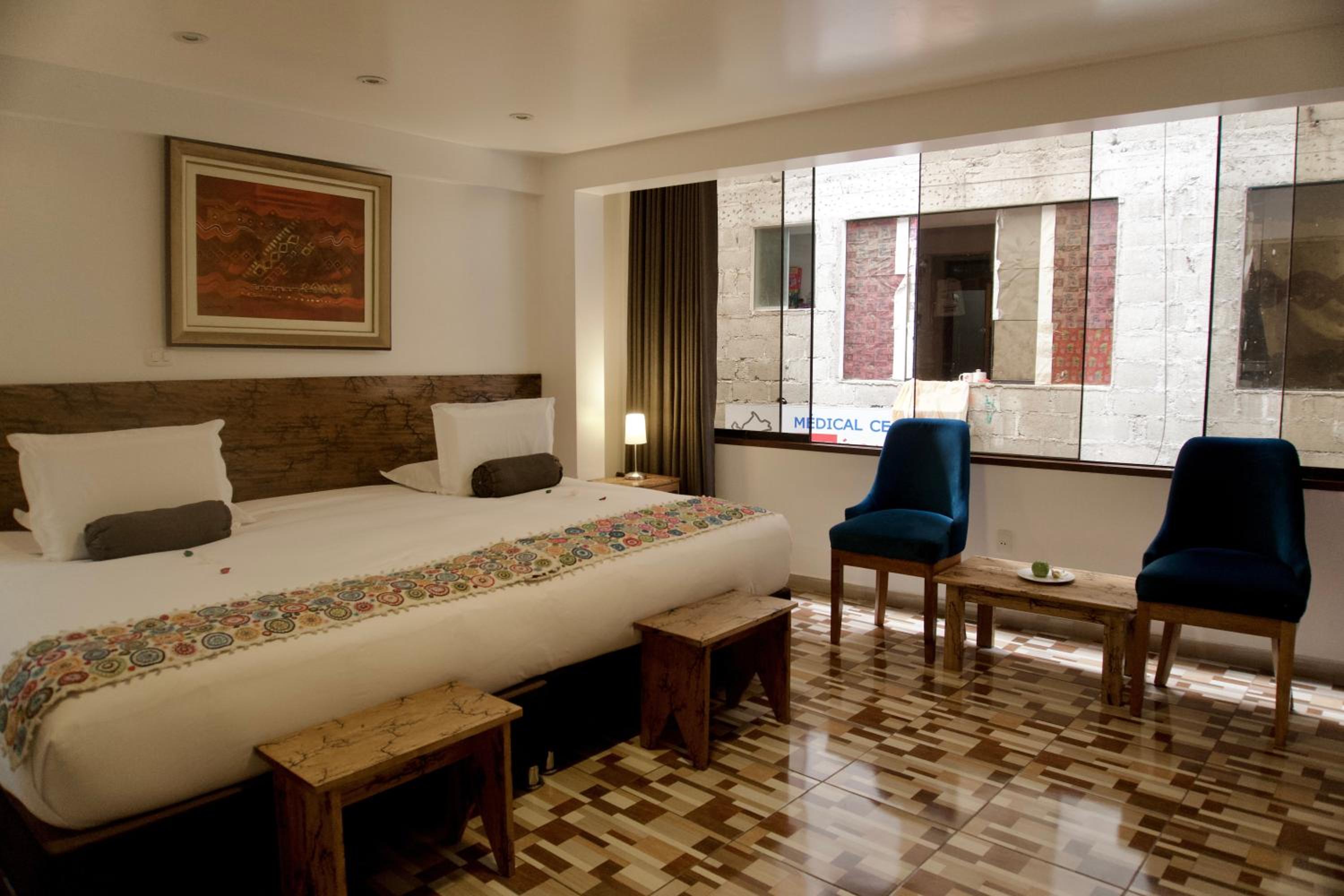 Superior King Room - Photo 12