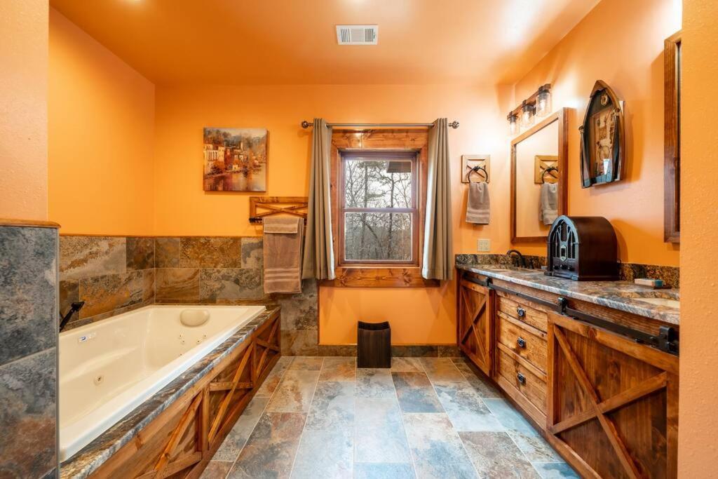 Three-Bedroom House photo 3