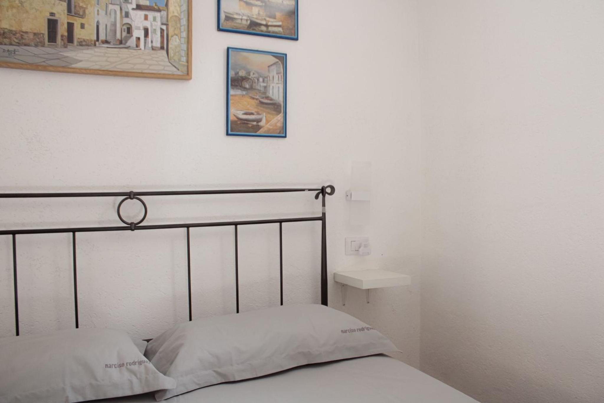 Studio Apartment with Queen Bed