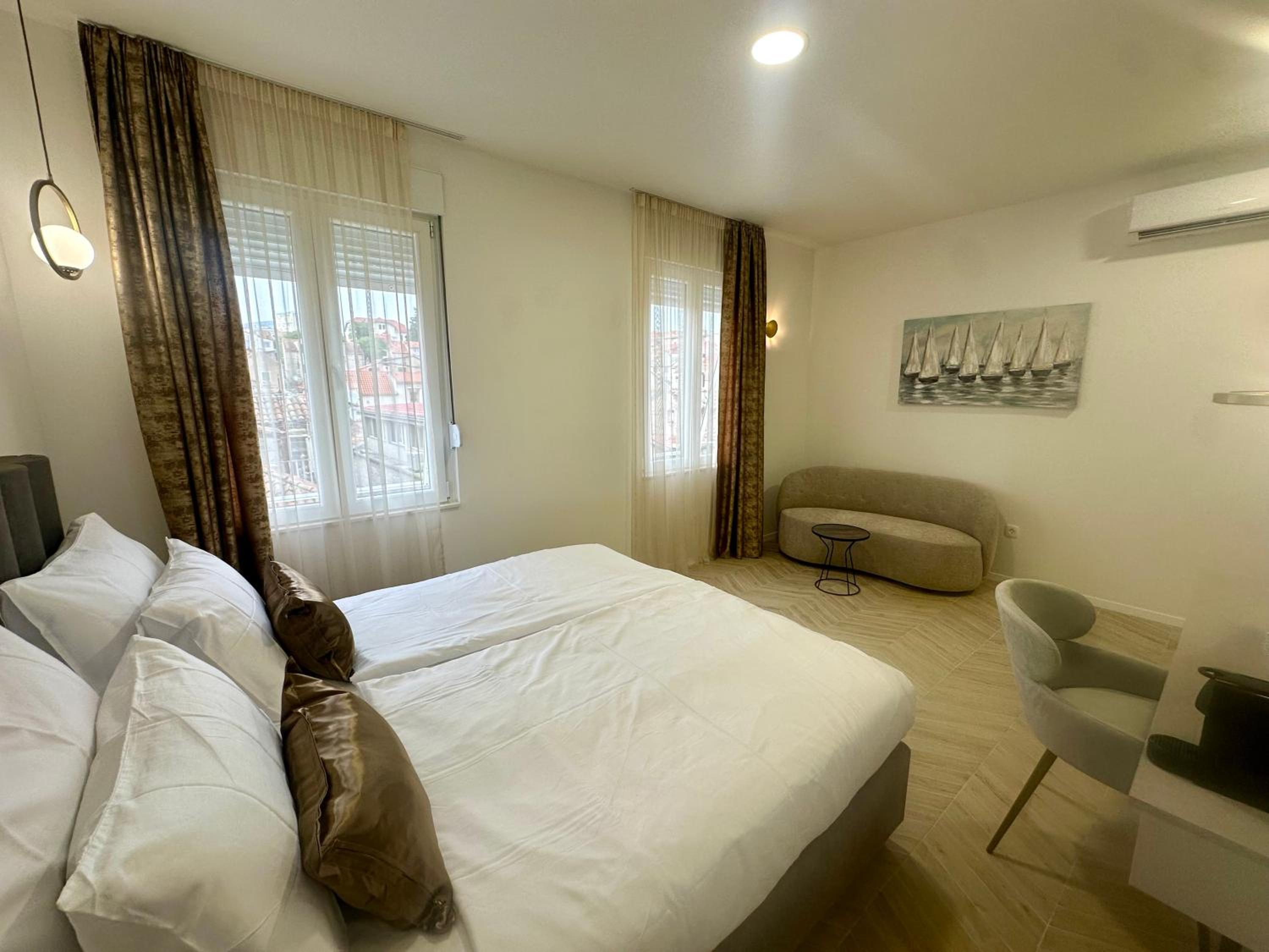 Superior King Room