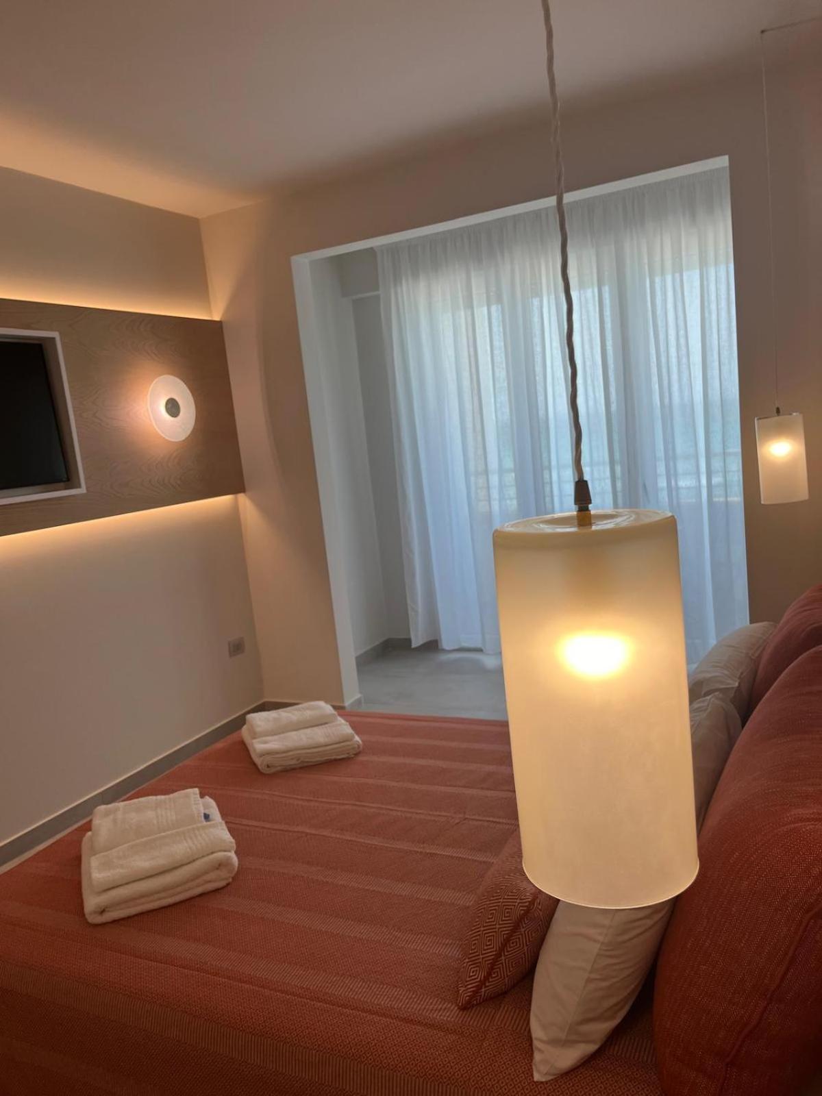 Deluxe Double Room with Sea View photo 2