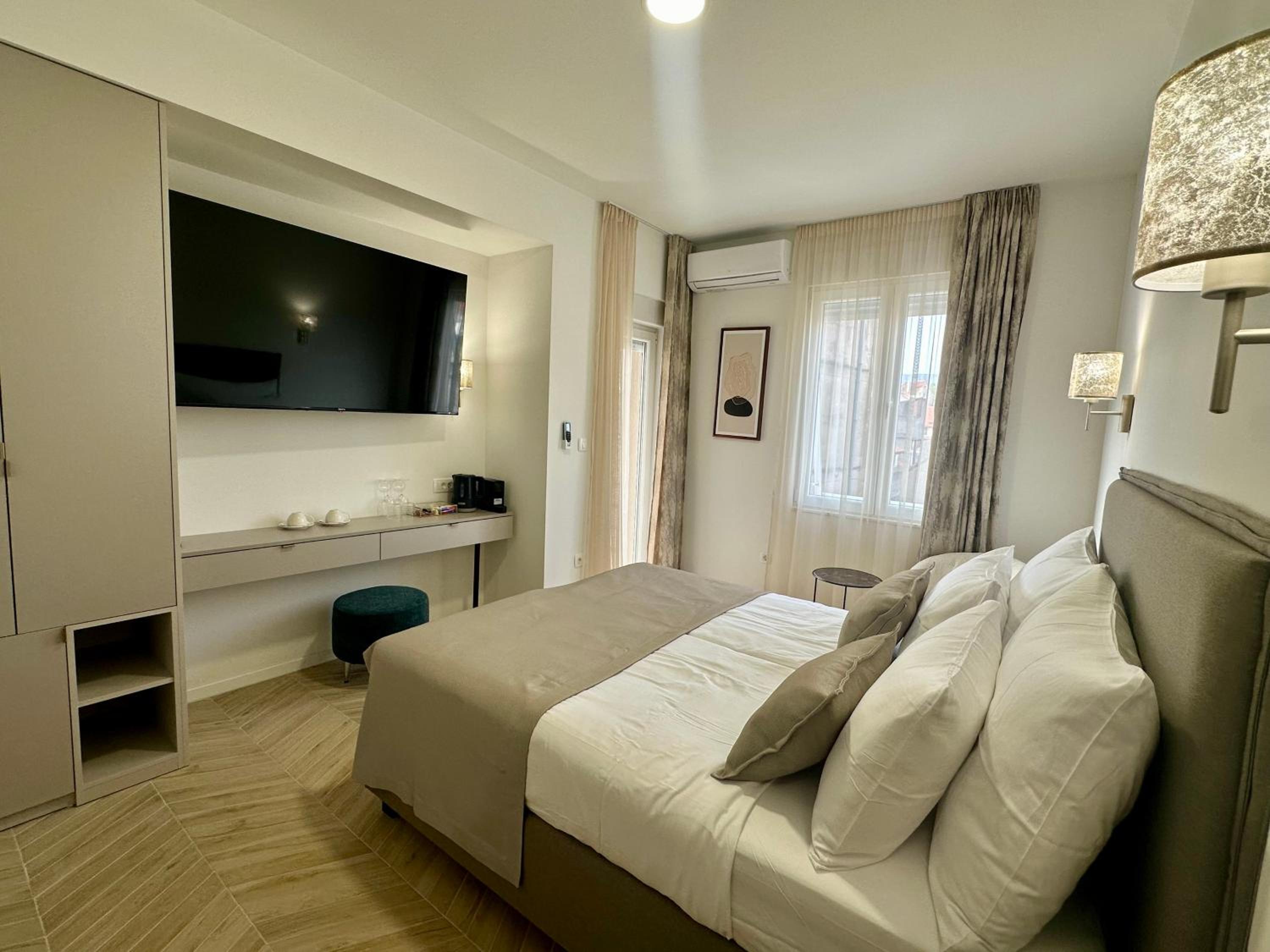 Deluxe Double Room with Balcony