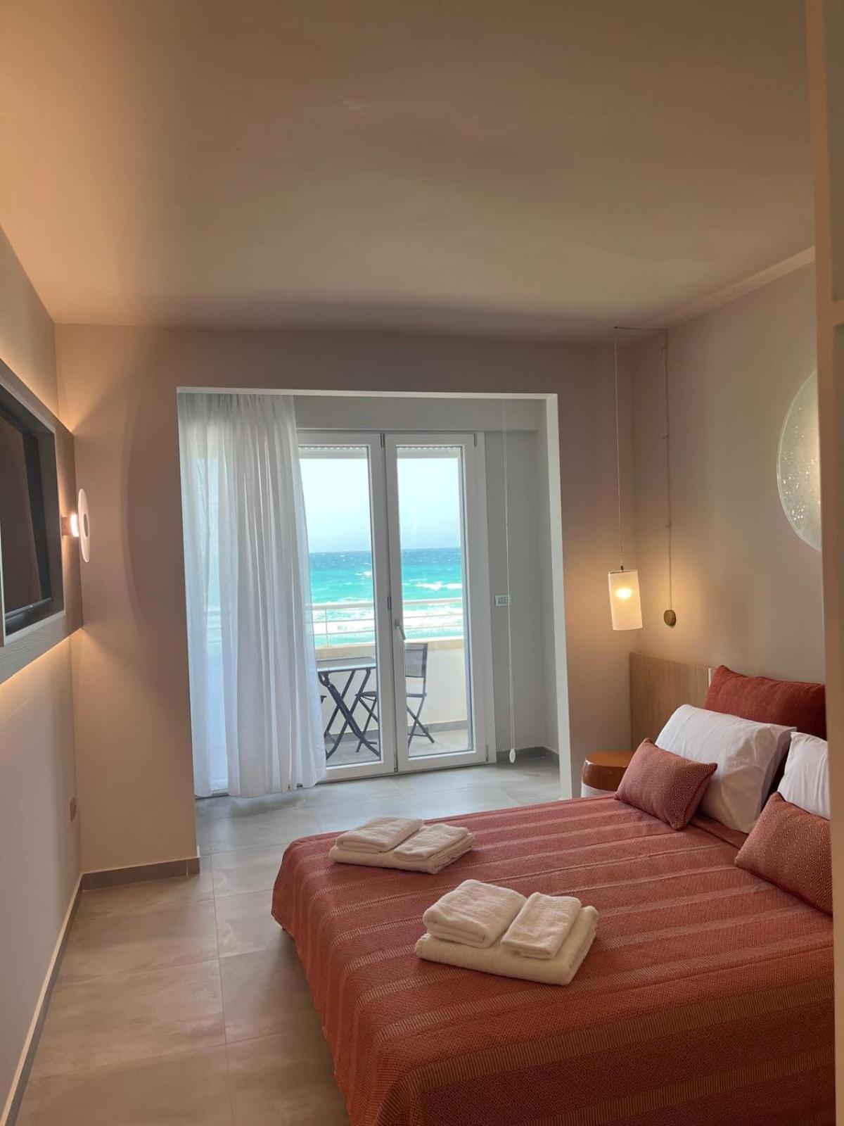 Deluxe Double Room with Sea View photo 1