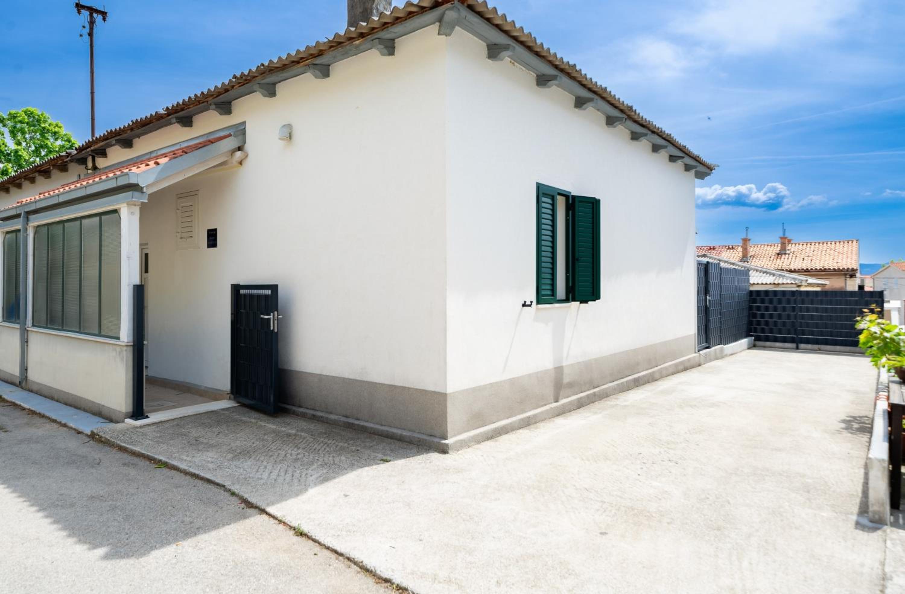 Two-Bedroom House photo 2