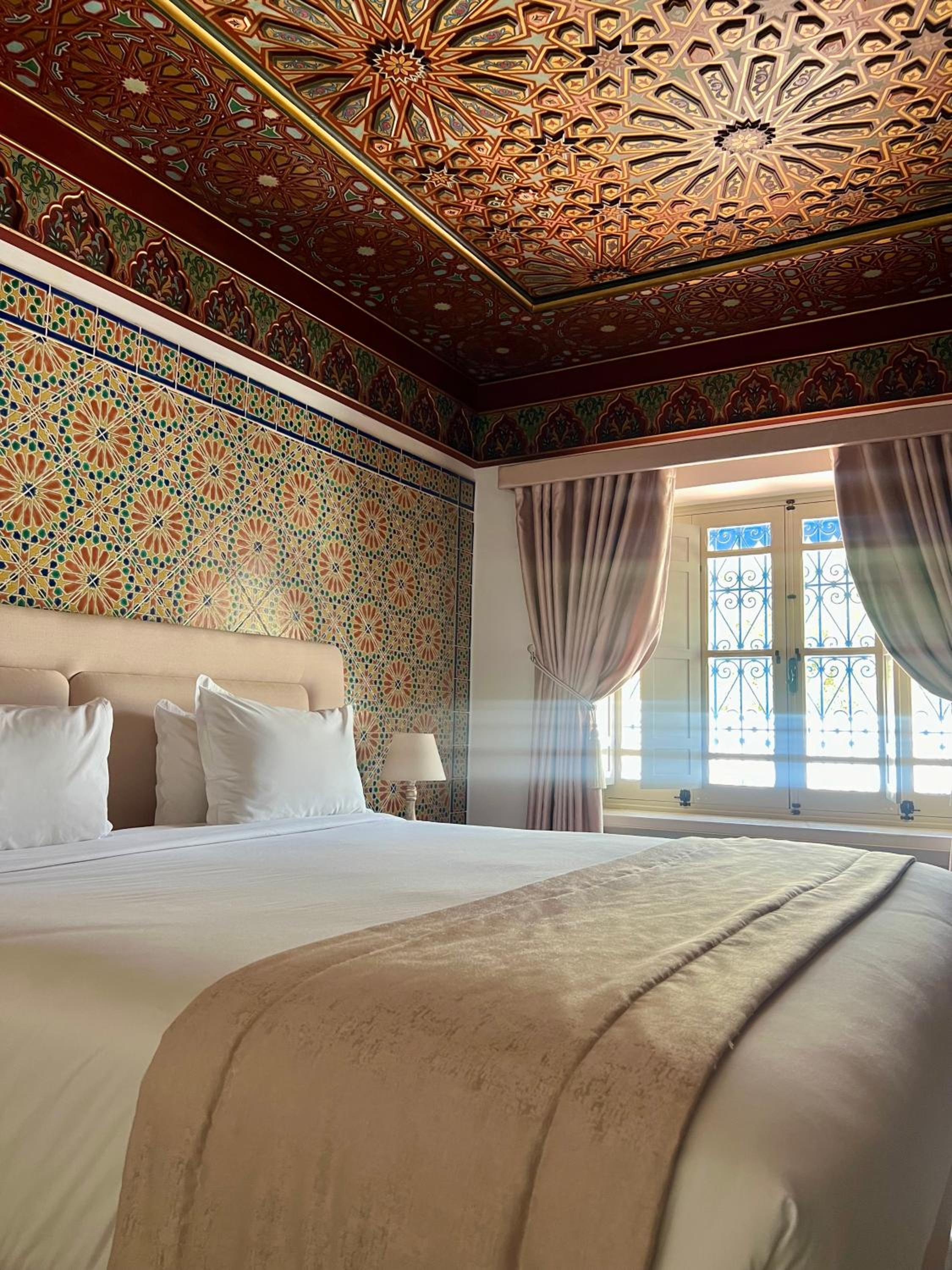 Deluxe Room - Photo 1