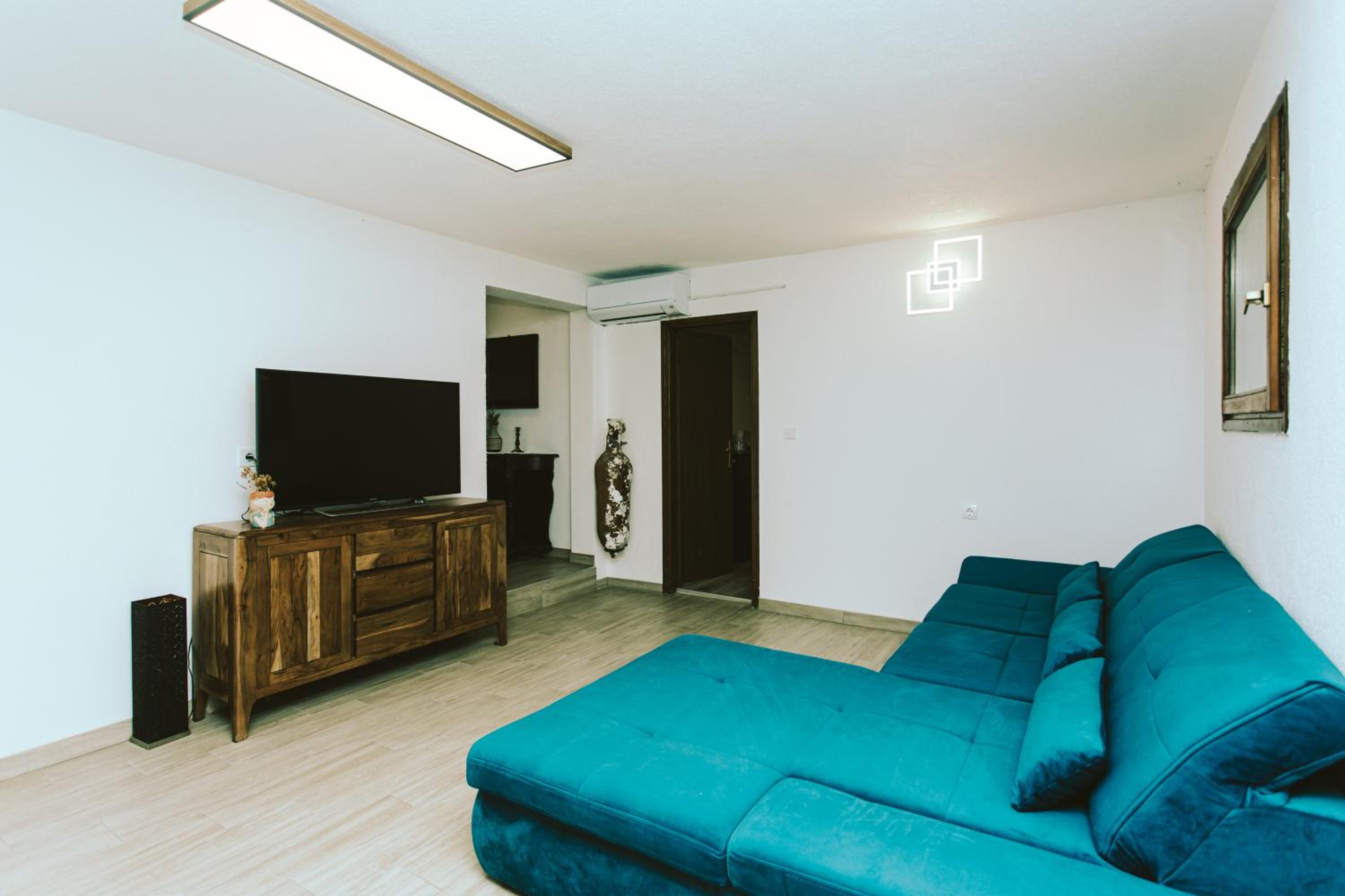 Three-Bedroom Apartment photo 1