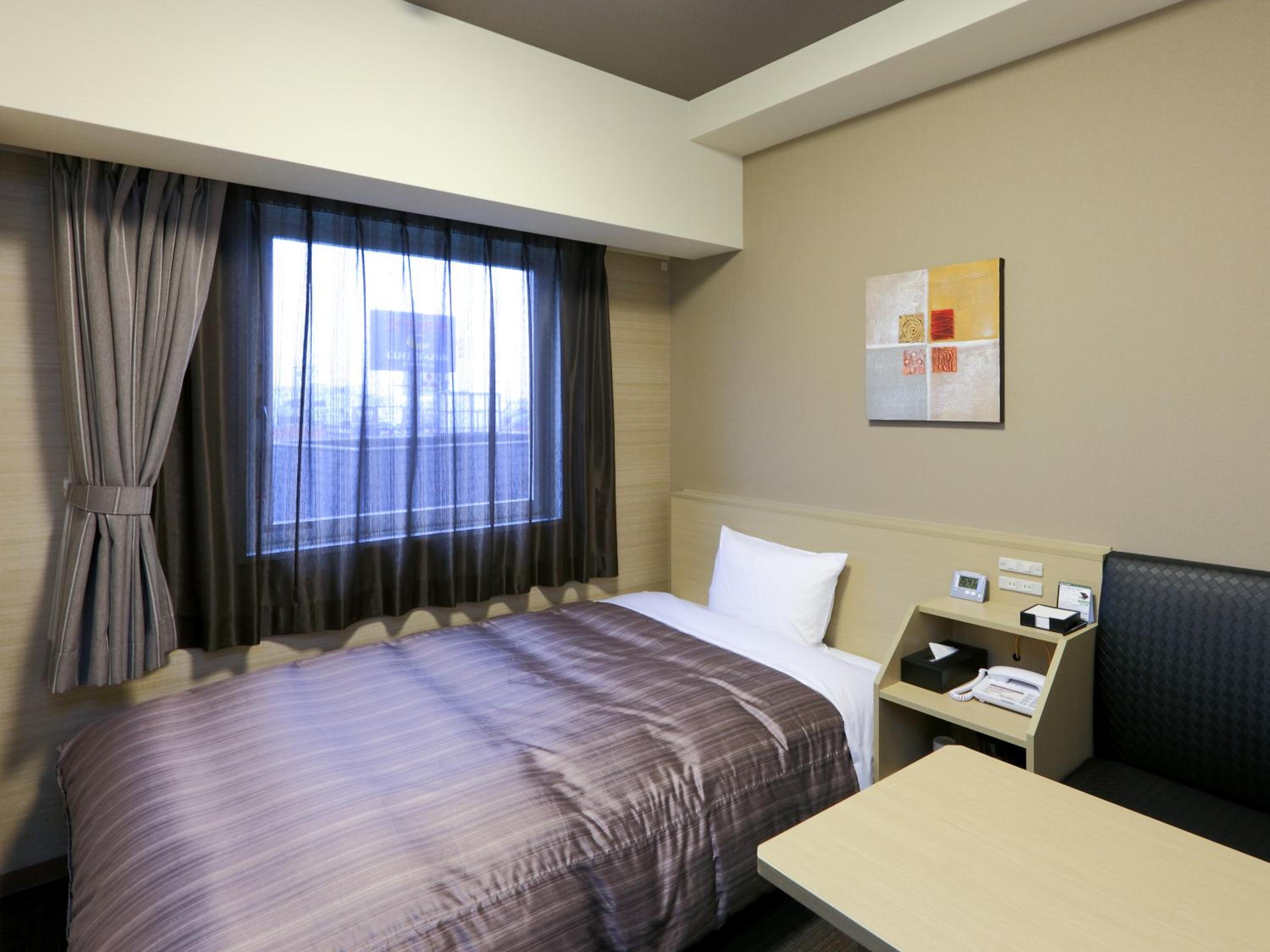 Single Room - Smoking photo 1