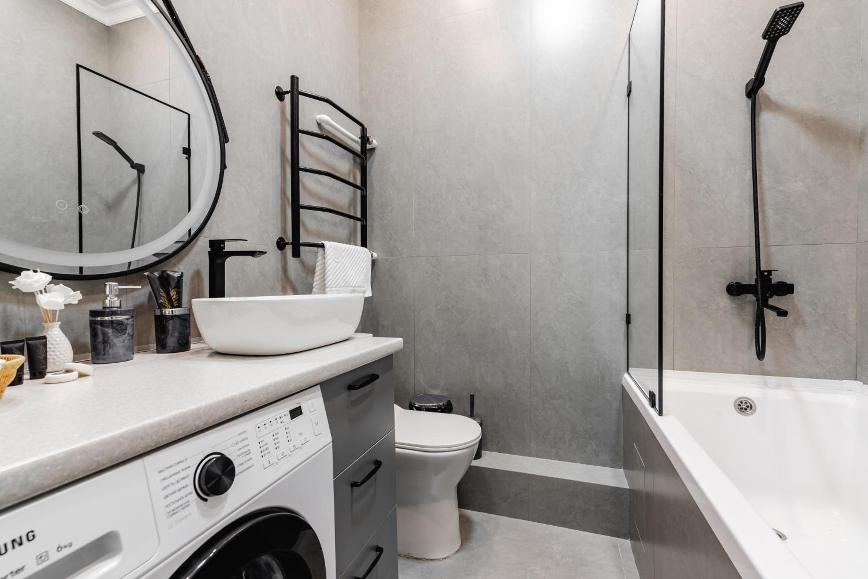 Deluxe One-Bedroom Apartment with City View