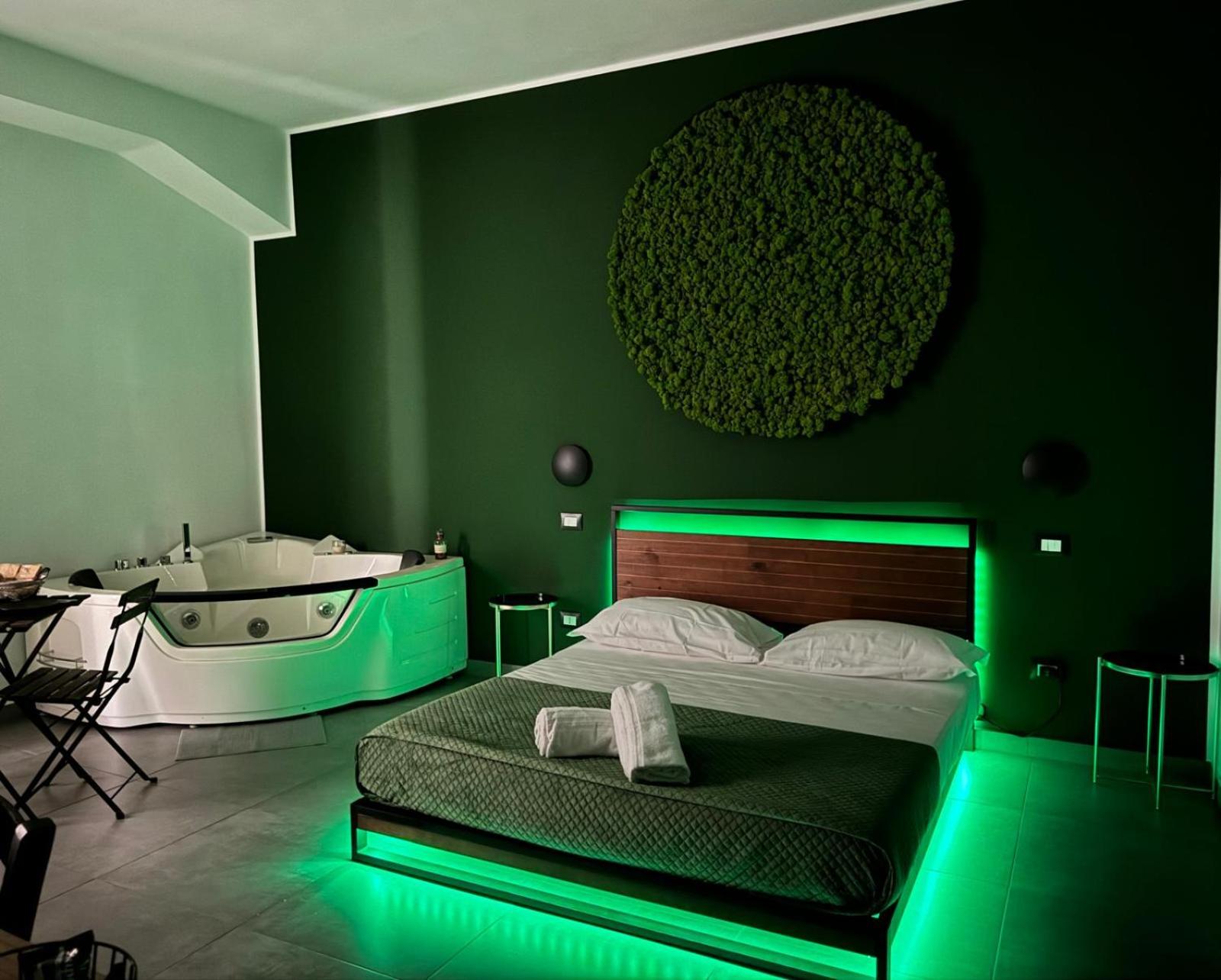 Queen Room with Spa Bath