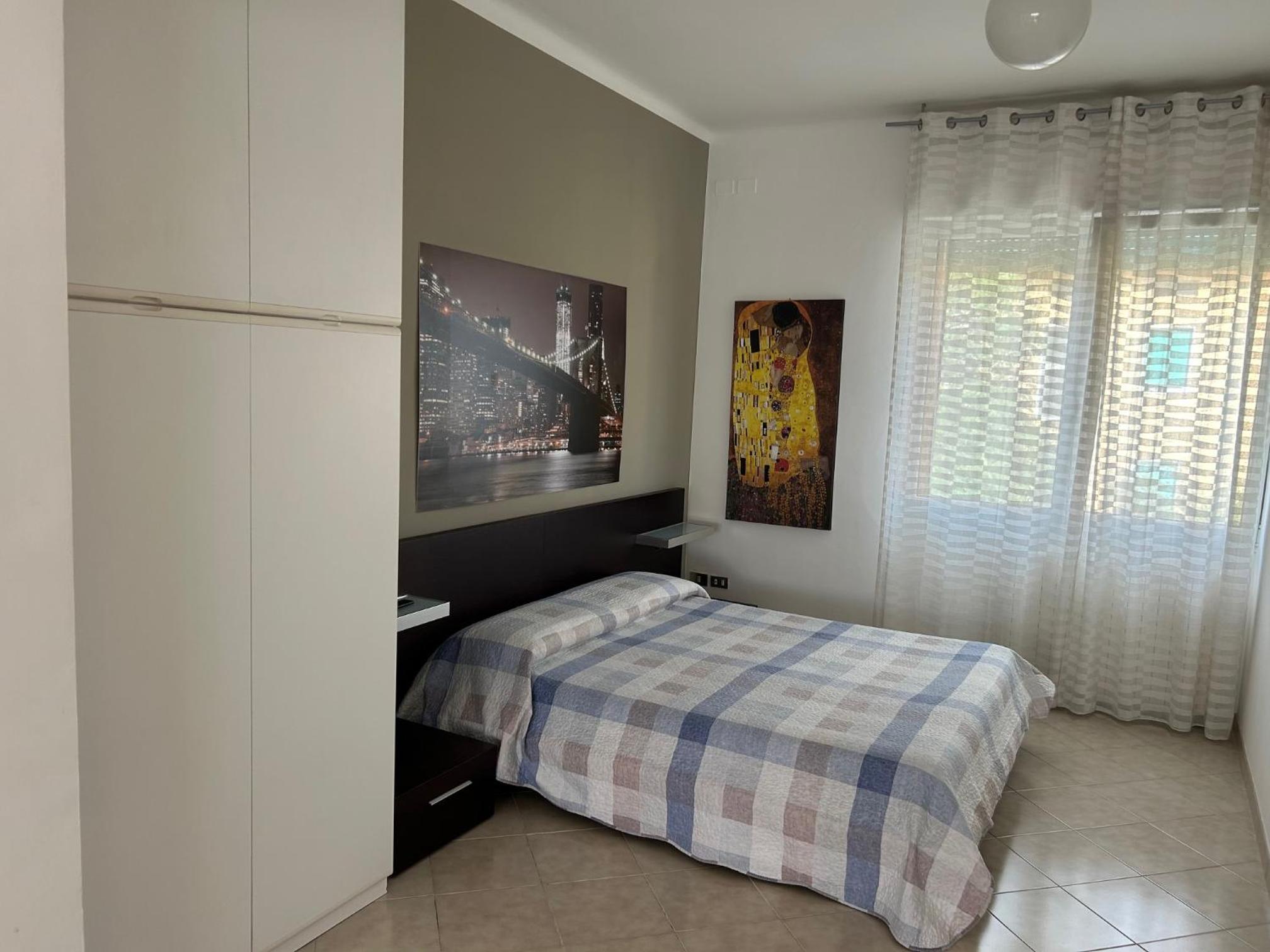 Family Room with Private Bathroom - Photo 24