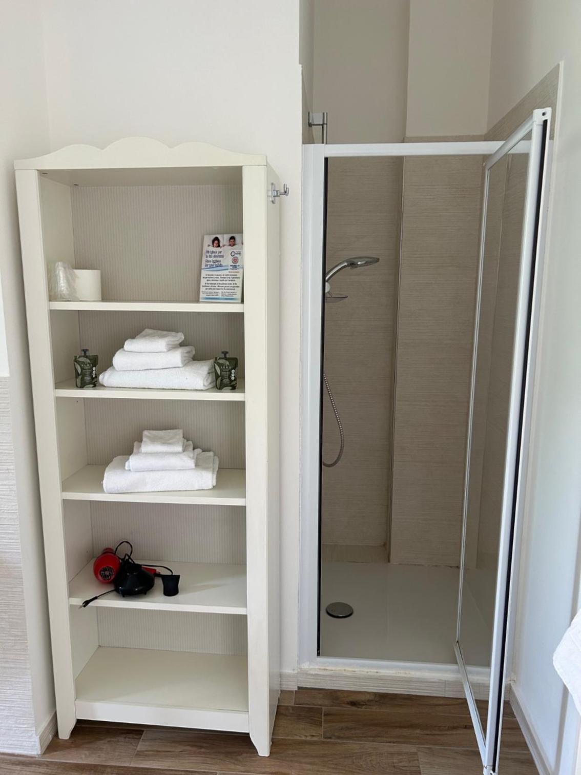 Family Room with Private Bathroom - Photo 23