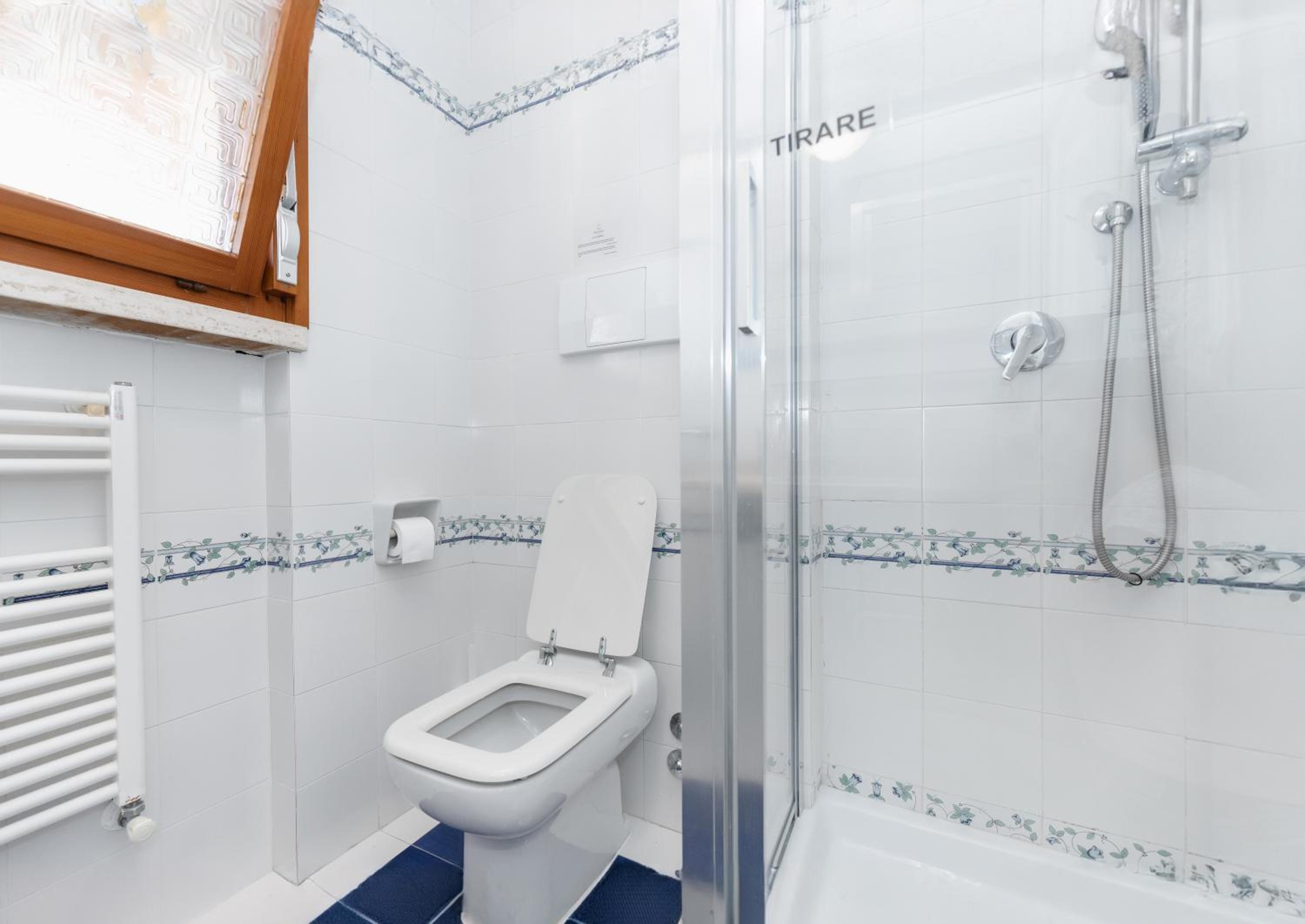 Small Double Room with Balcony photo 3