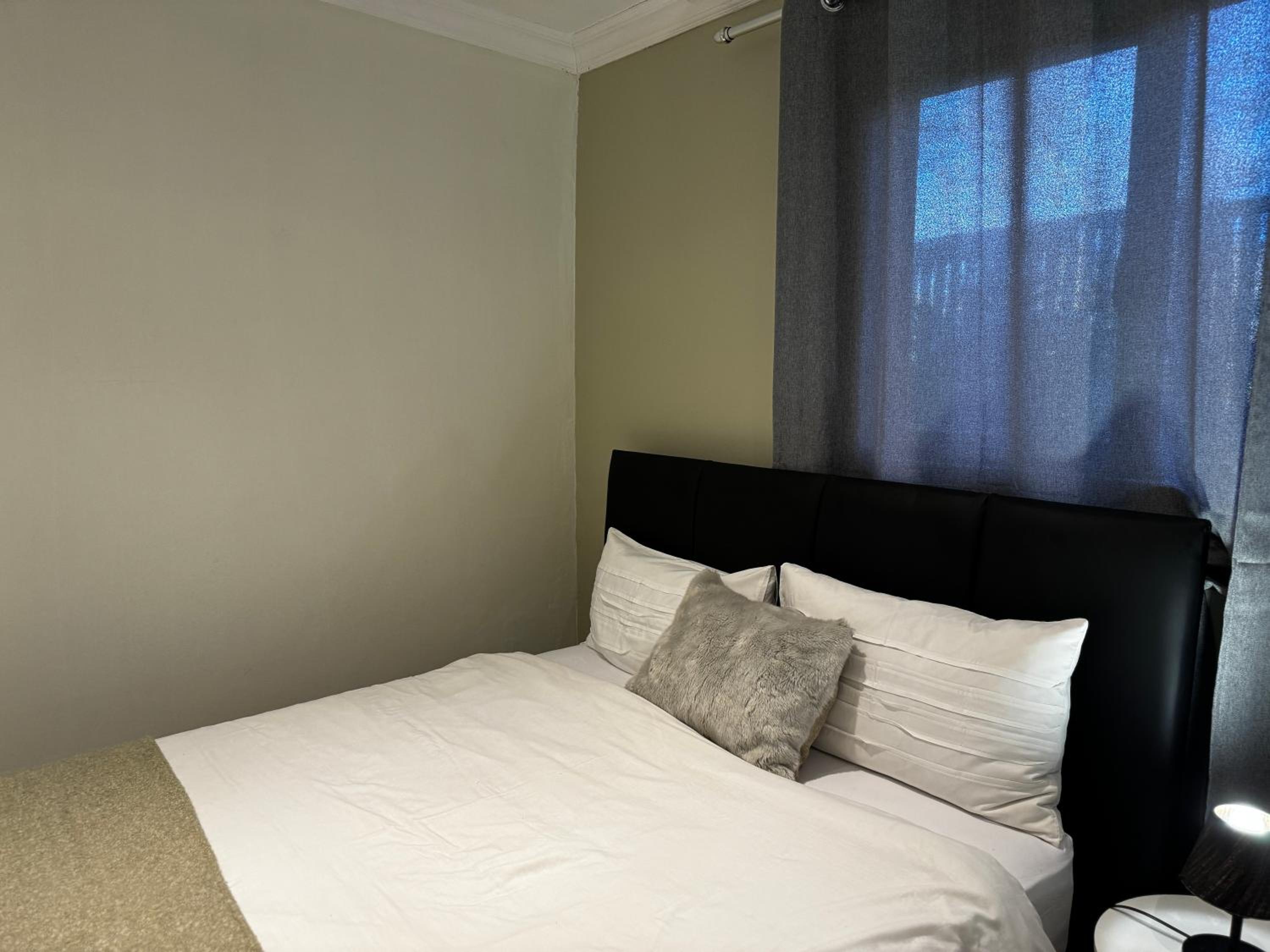 Two-Bedroom Apartment - Photo 12