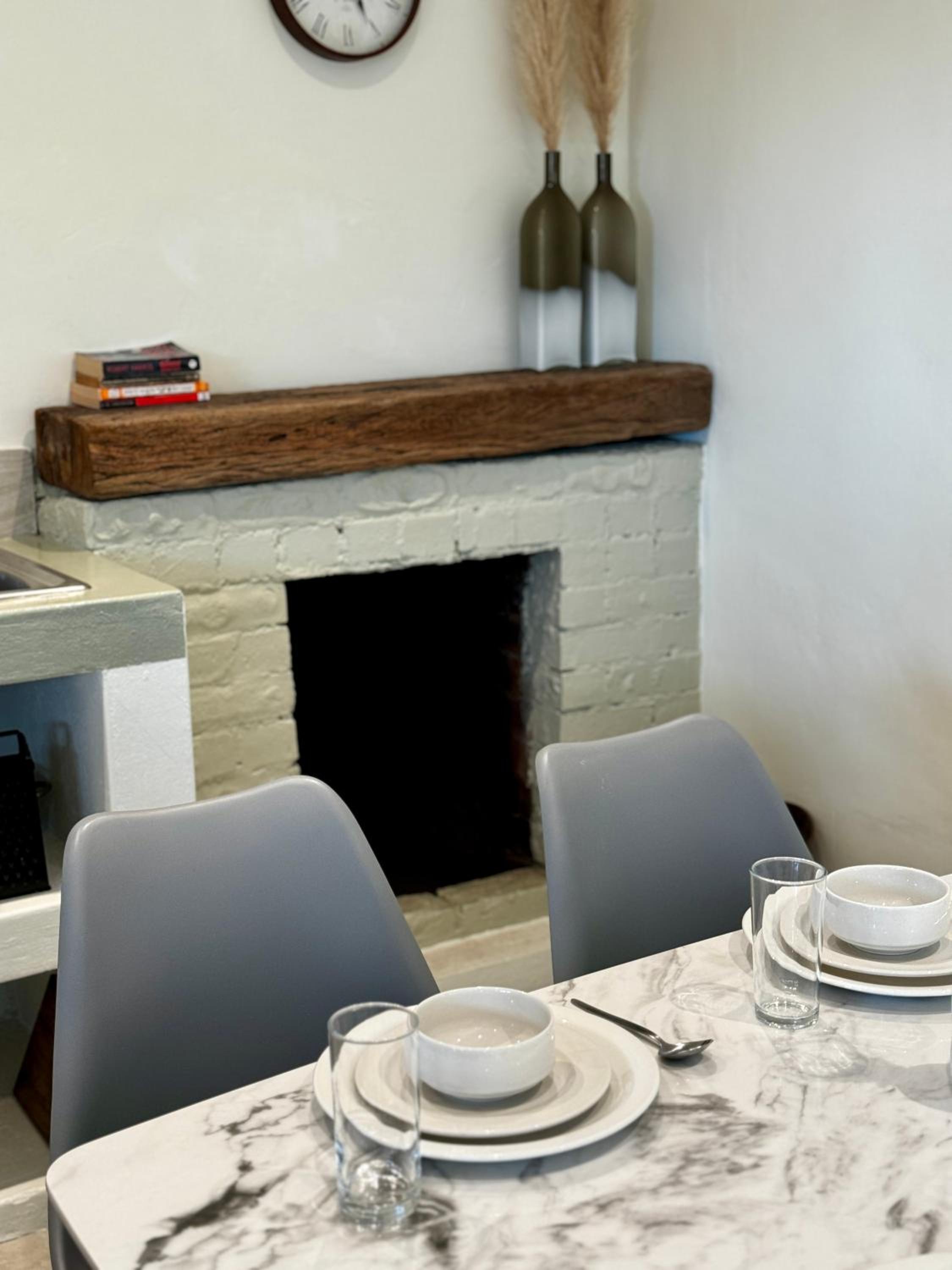 Two-Bedroom Apartment - Photo 2