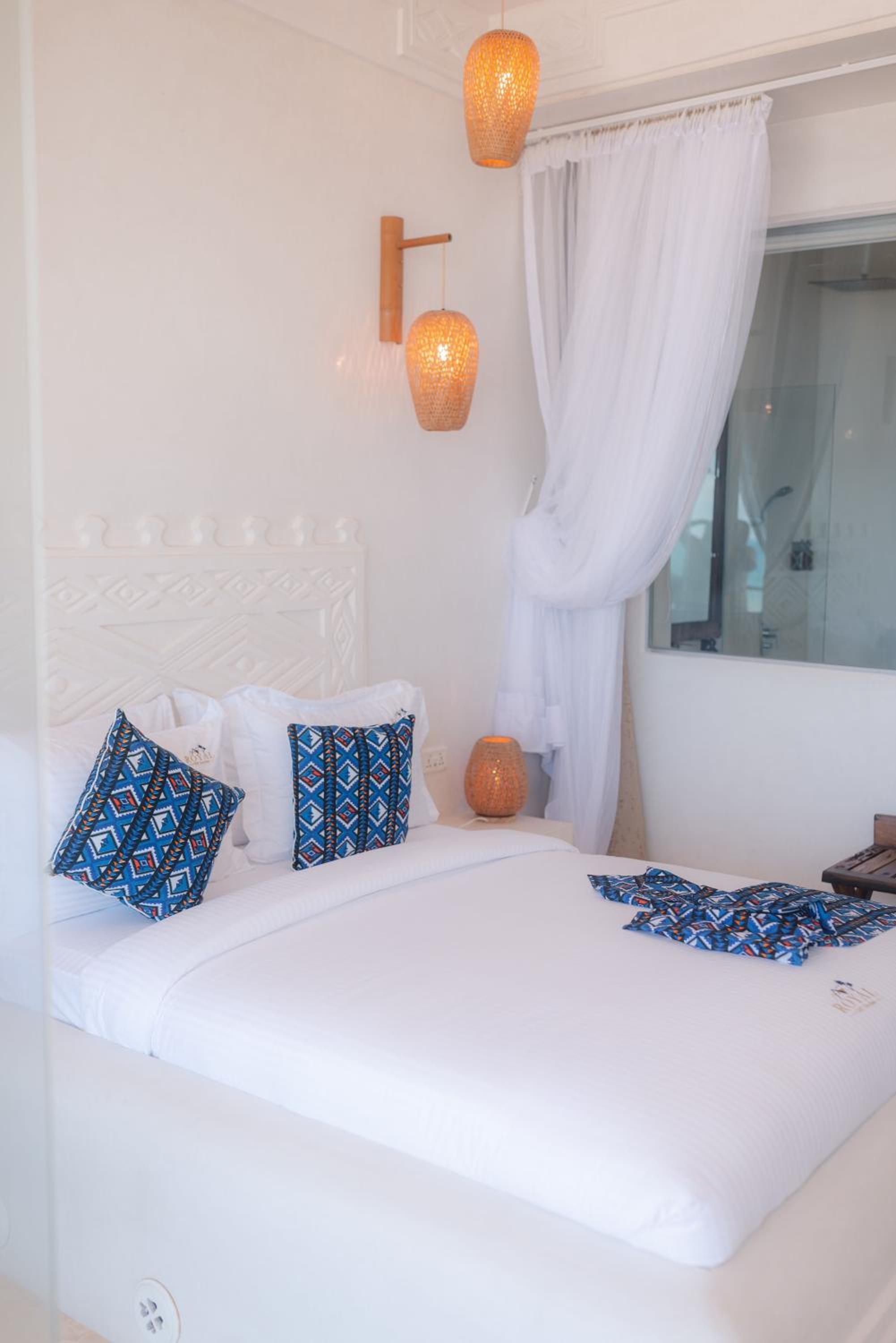 Executive Double Ocean Front  - Photo 6