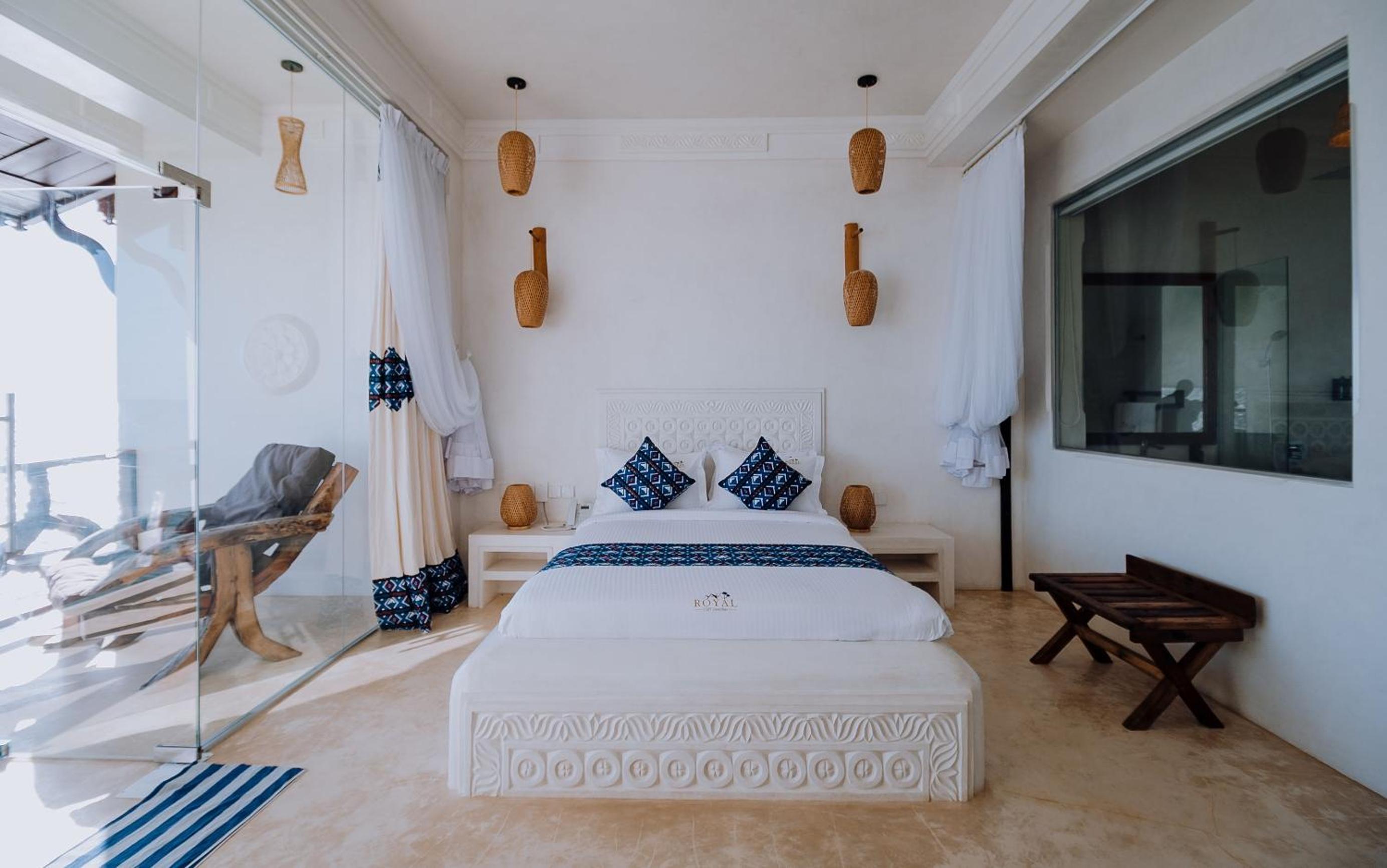 Executive Double Ocean Front  - Photo 5