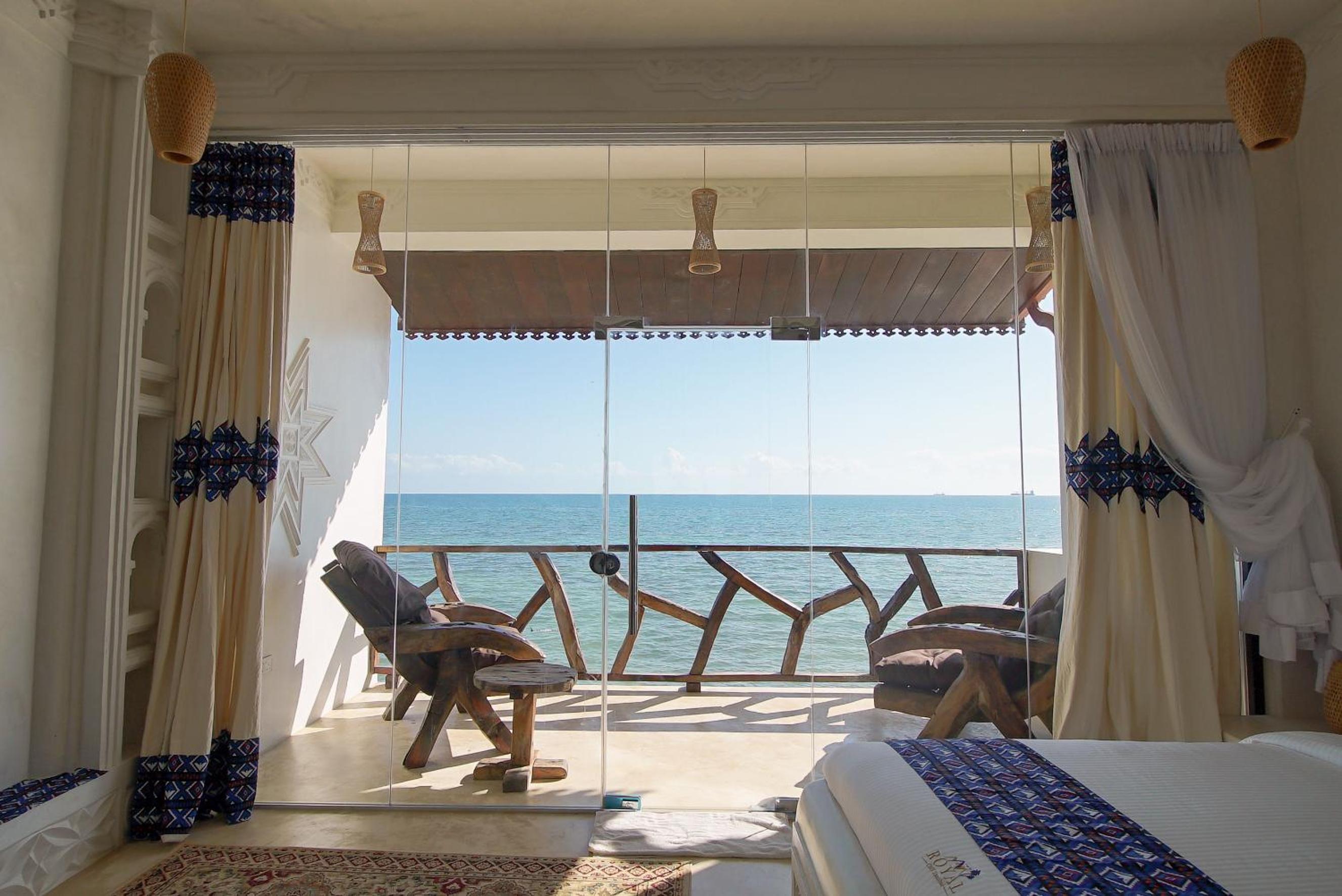 Superior Deluxe Ocean Front - Photo 3