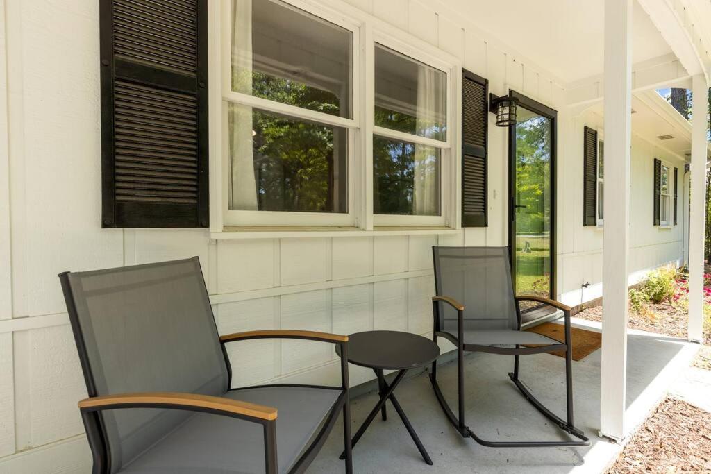 Three-Bedroom House photo 2