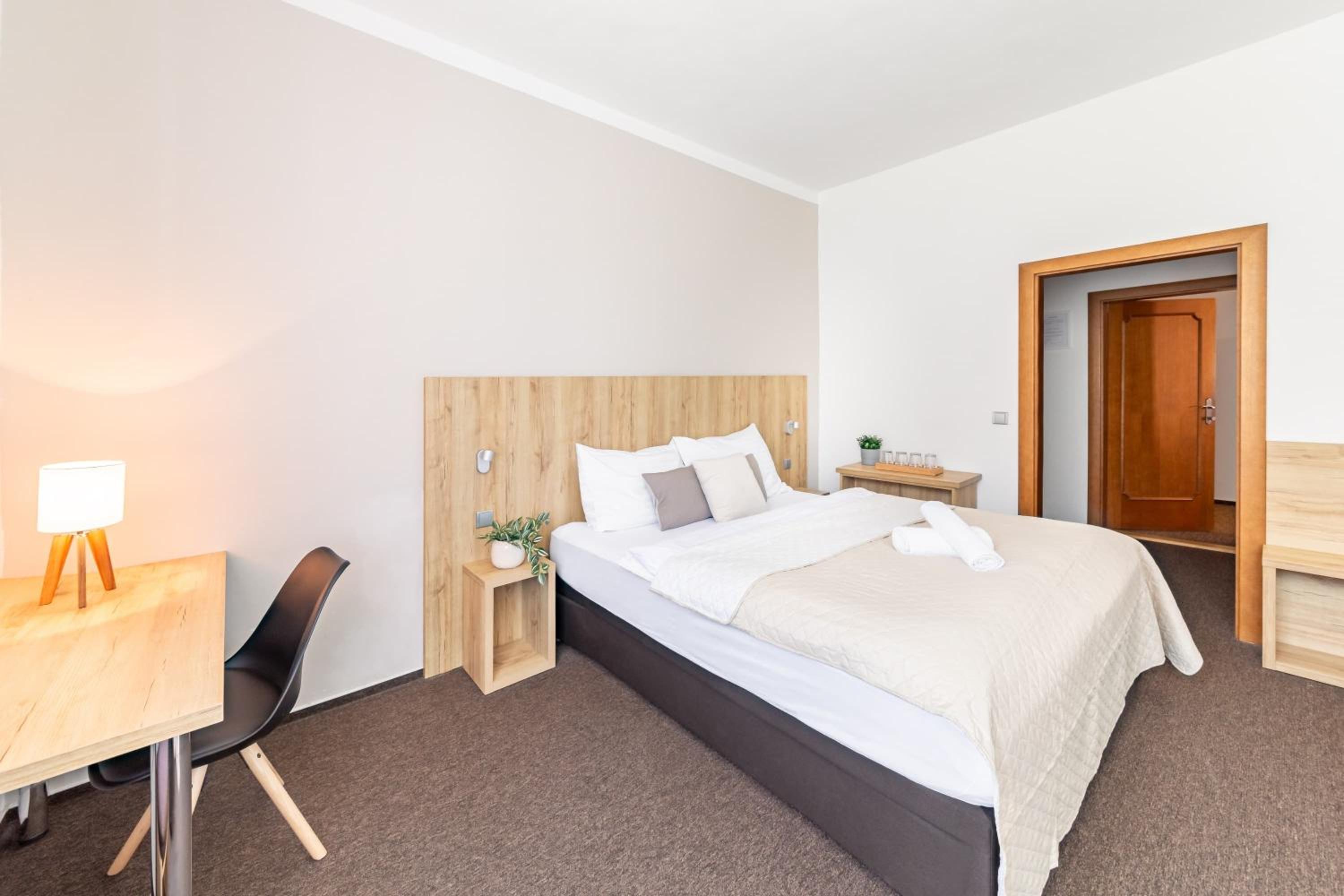 Double Room with Private Bathroom photo 3