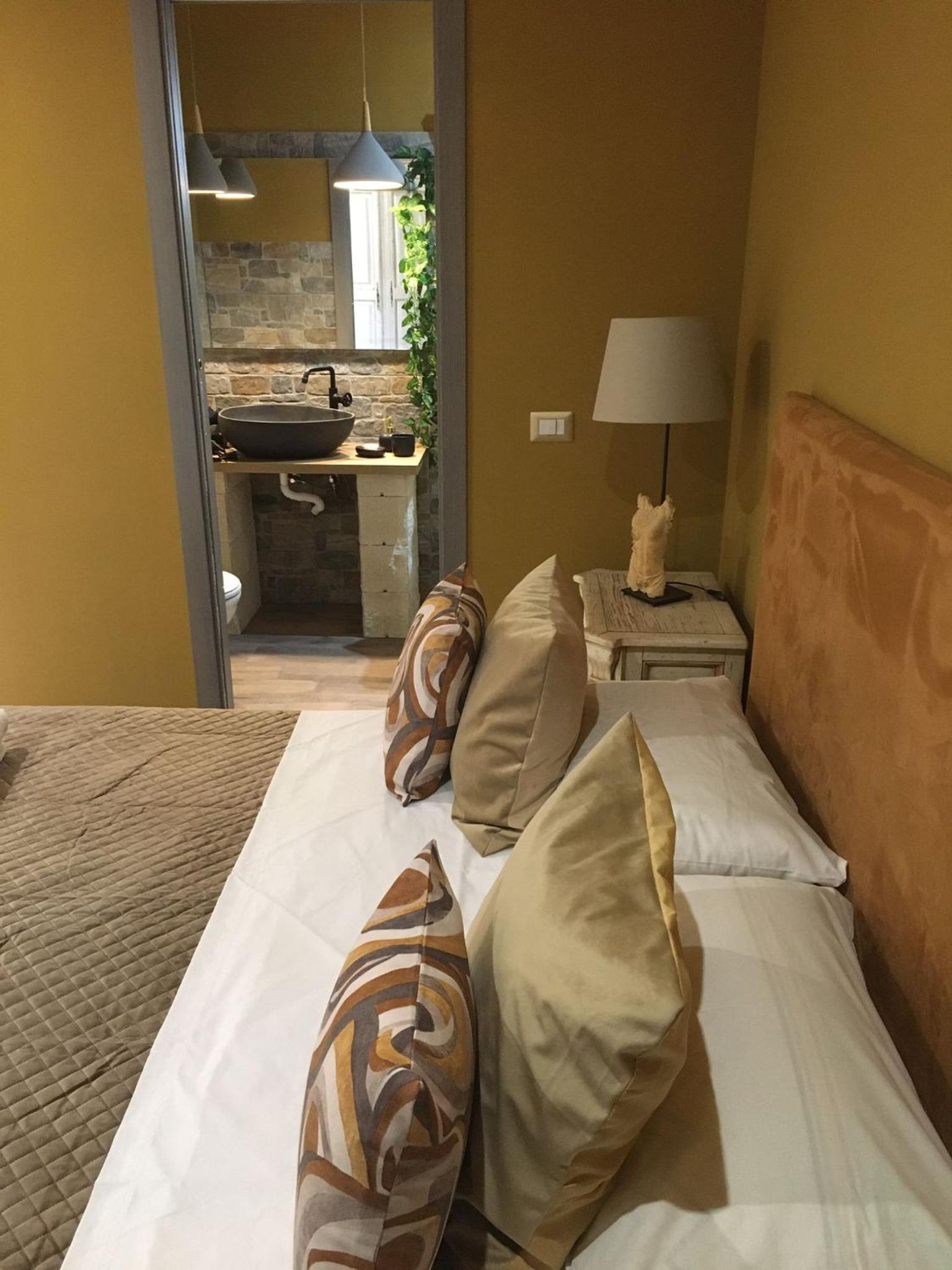 One-Bedroom House photo 1