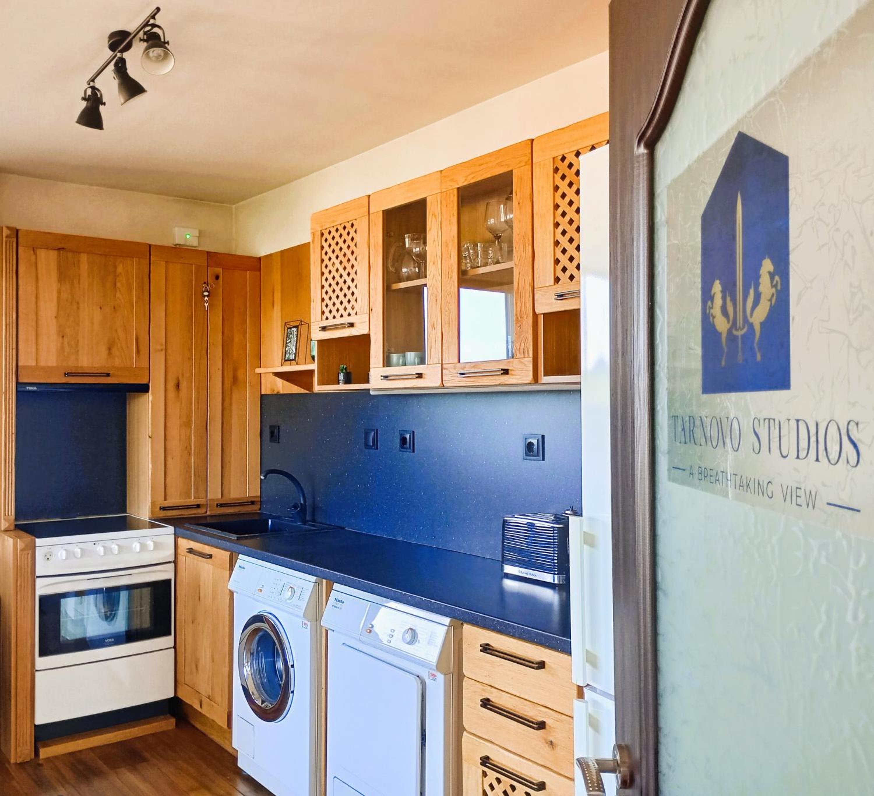 One-Bedroom Apartment with City View photo 2