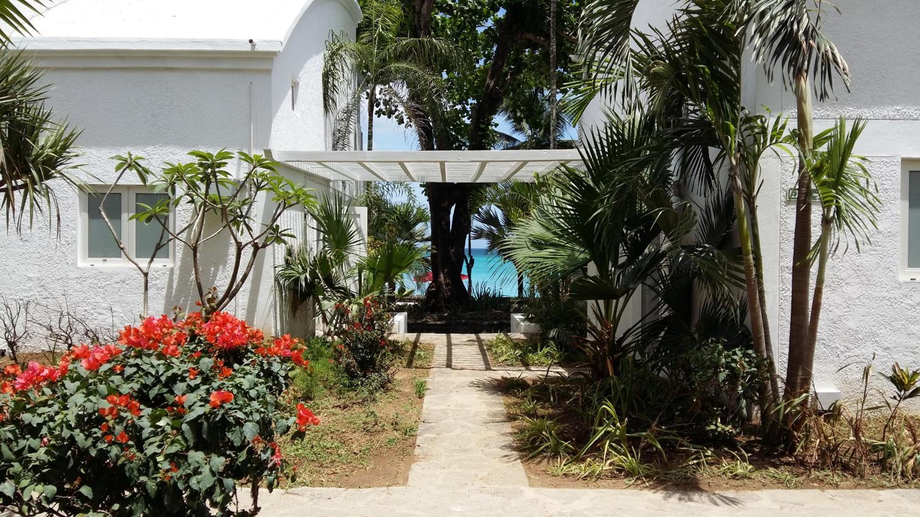 Two-Bedroom Apartment with Partial sea view and Garden view