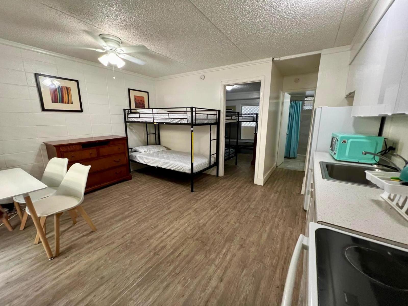 Bed in 6-Bed Female Dormitory Room with Kitchen