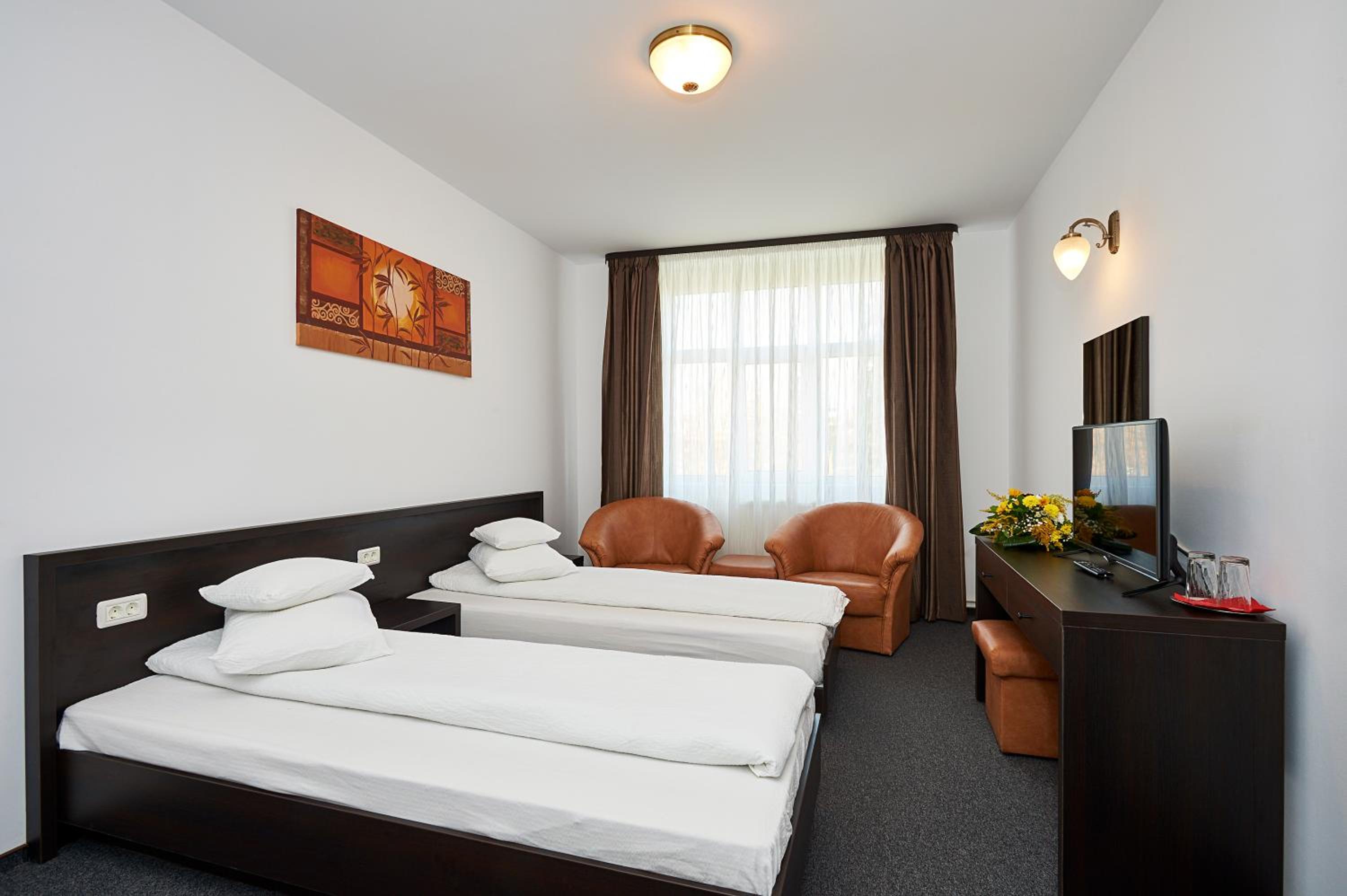 Double or Twin Room - Photo 16
