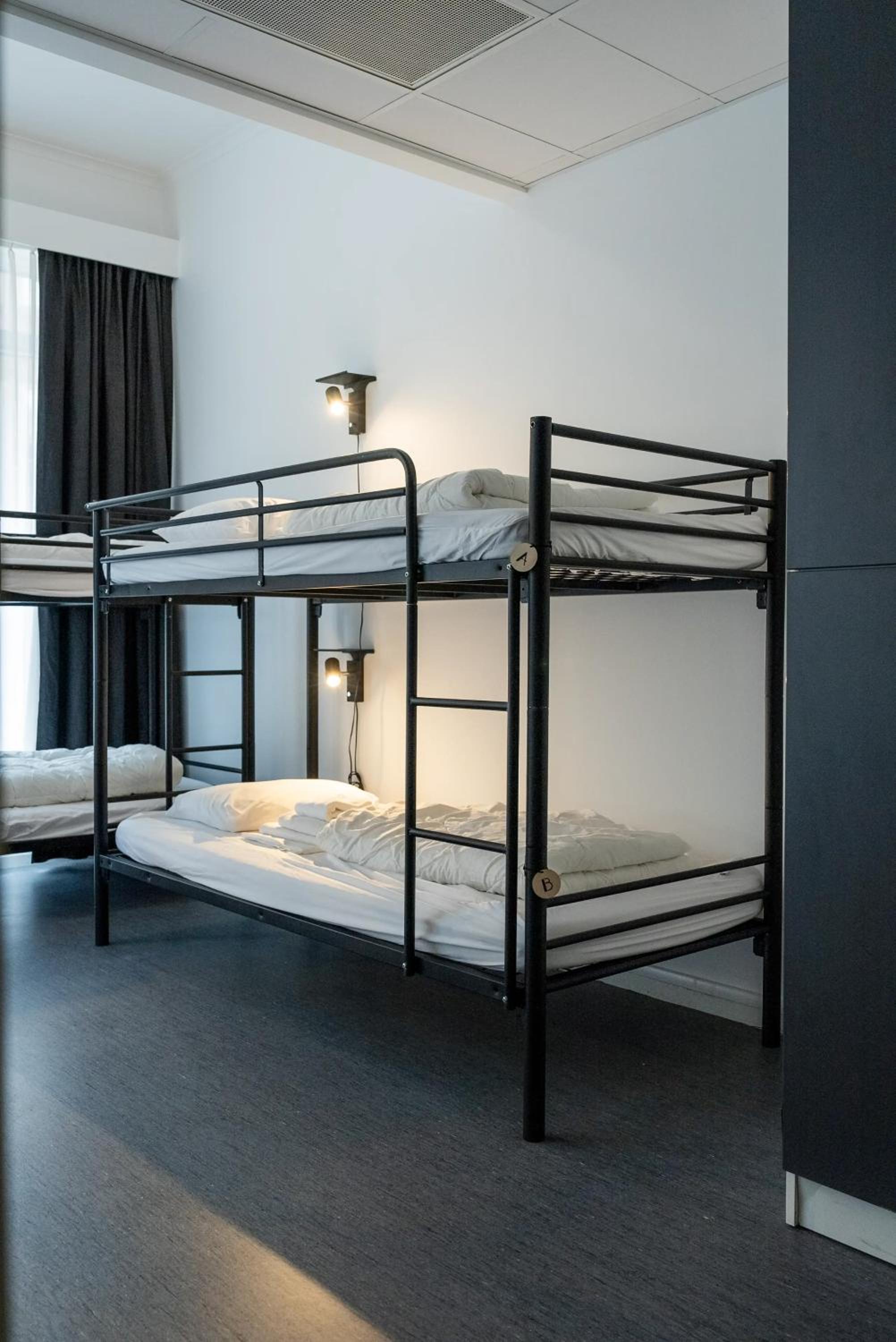 Mixed Dormitory Room