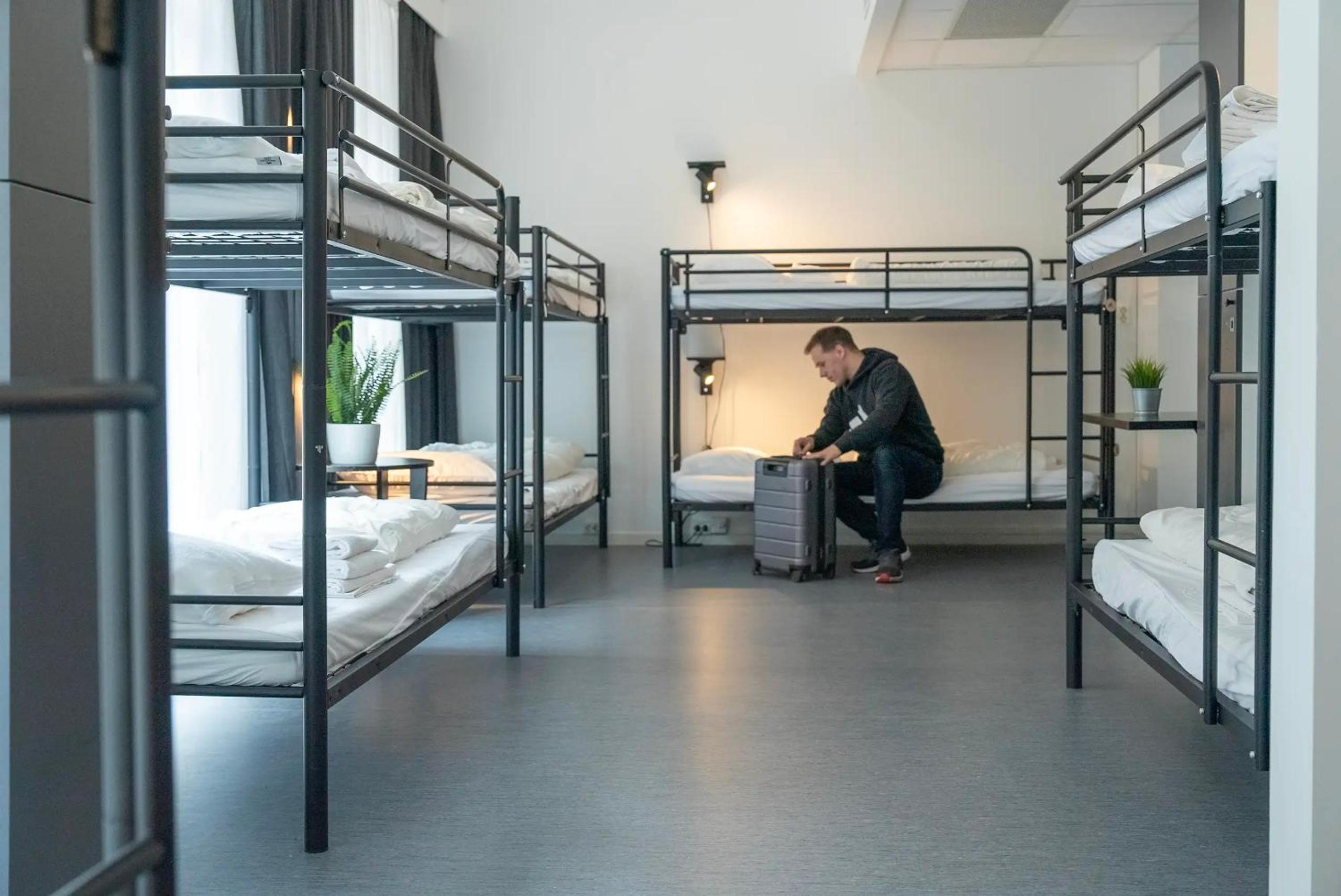 Mixed Dormitory Room thumbnail 5