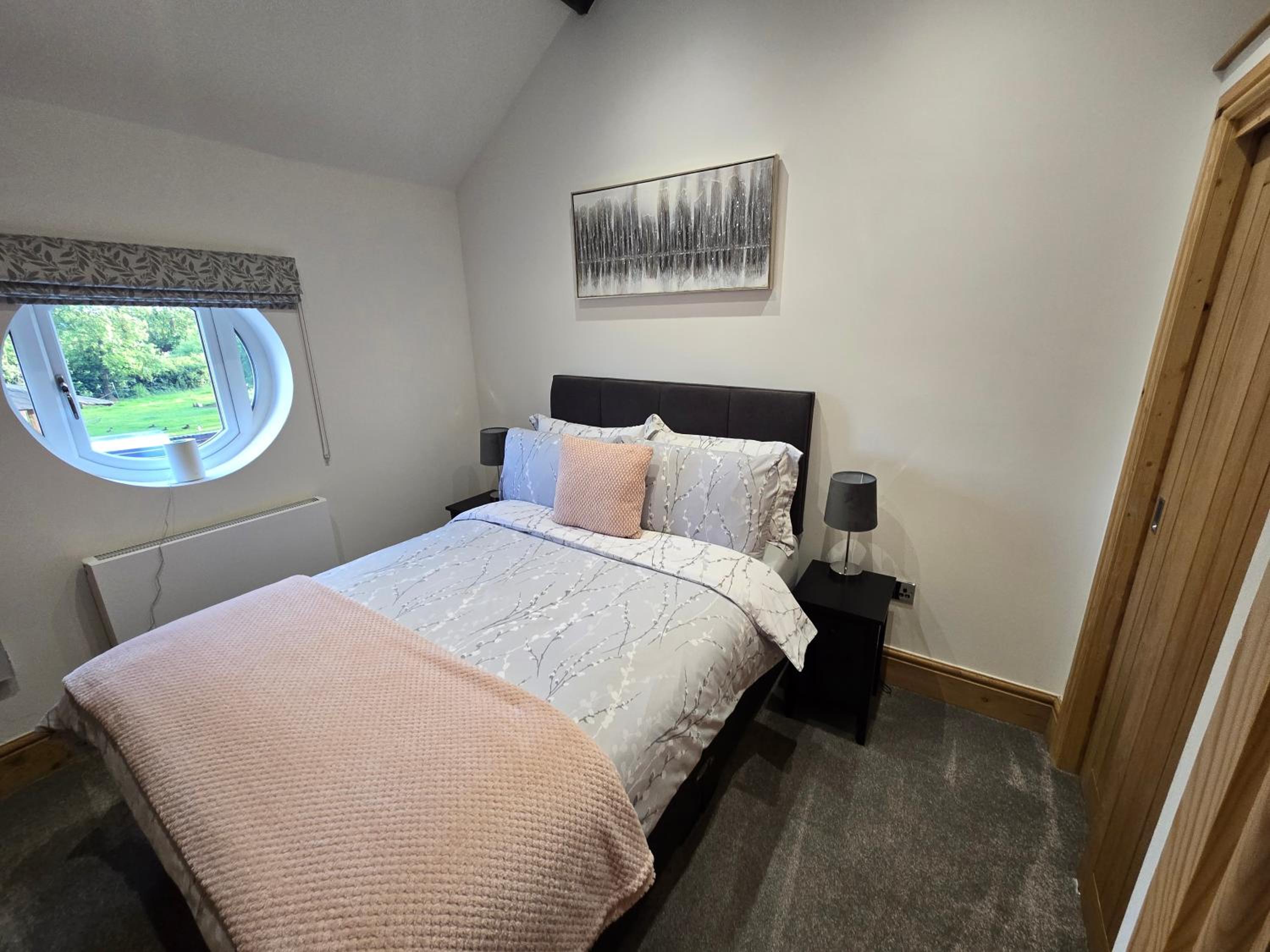 One-Bedroom House photo 1