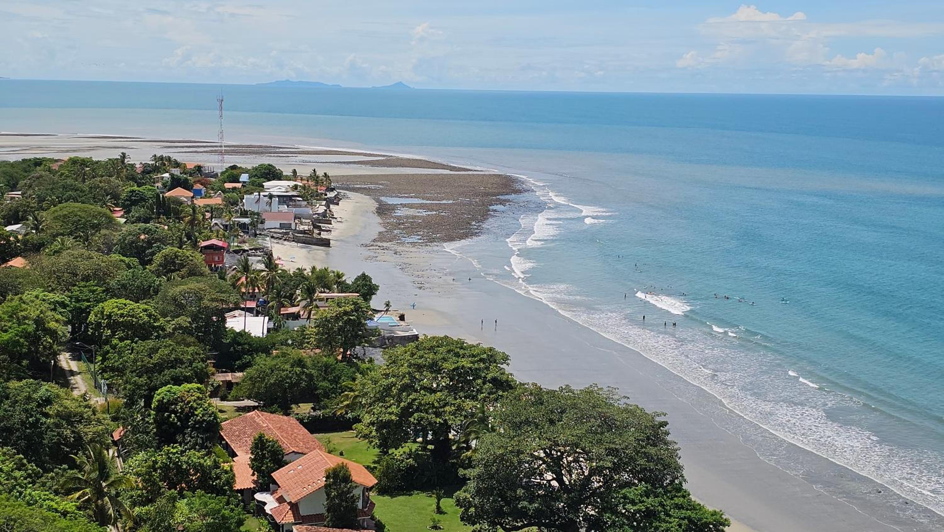 One-Bedroom Apartment with Sea View and Balcony photo 2