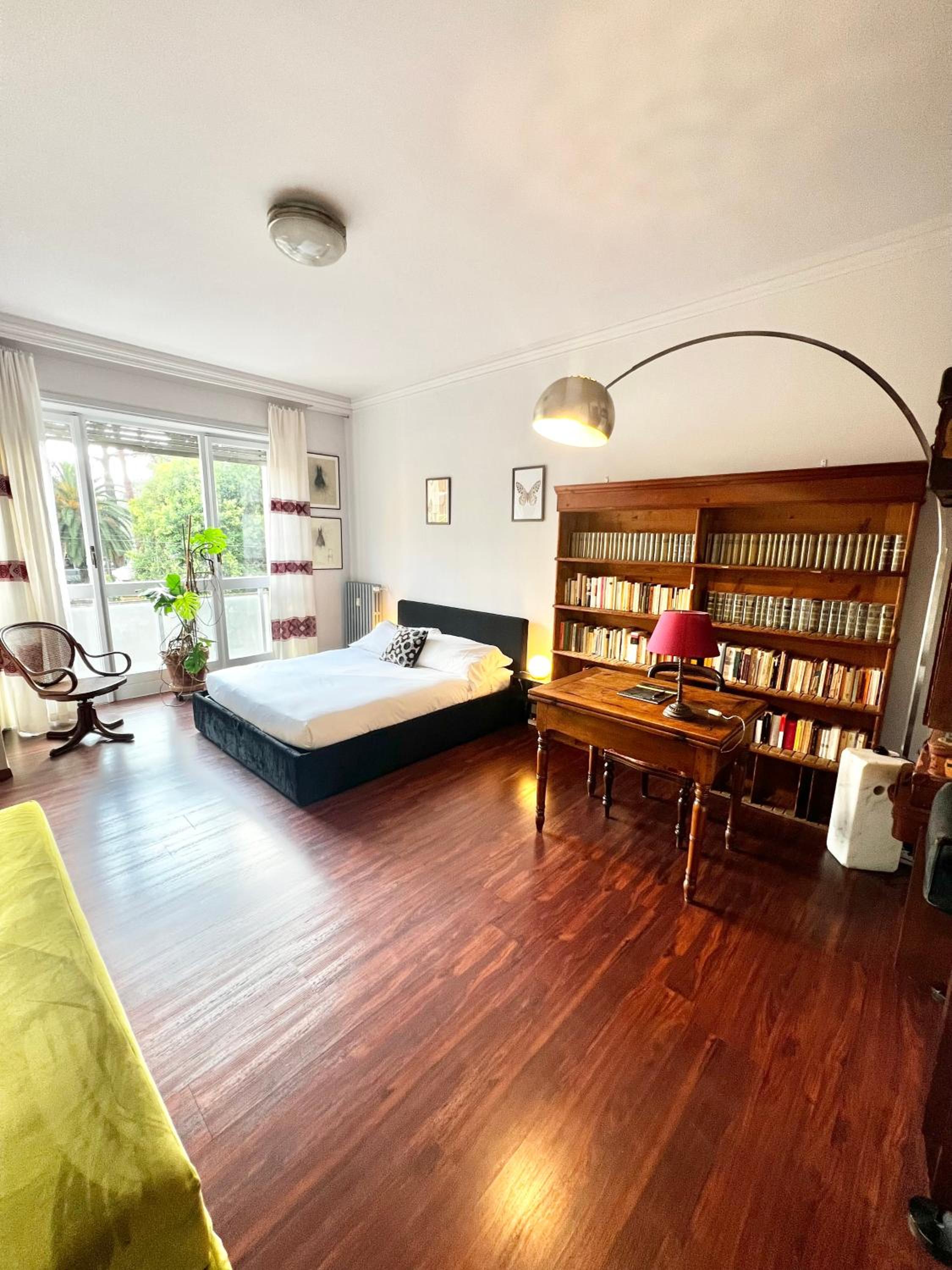 Three-Bedroom Apartment with Balcony