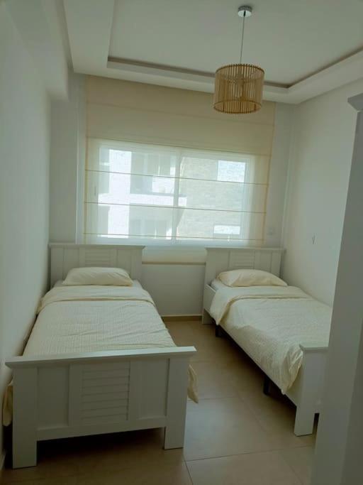 Three-Bedroom Apartment photo 2