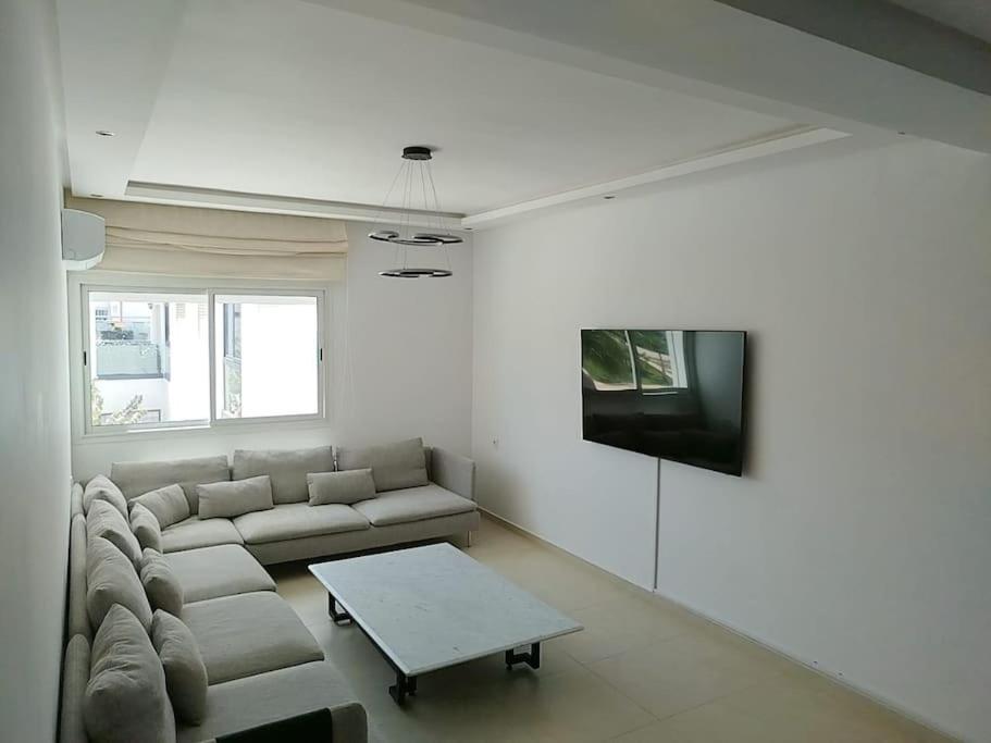 Three-Bedroom Apartment photo 3