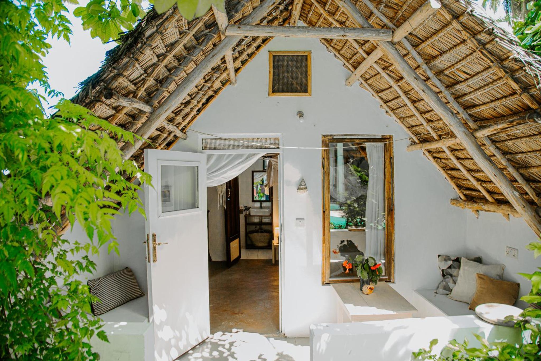 Bungalow with Garden View photo 2