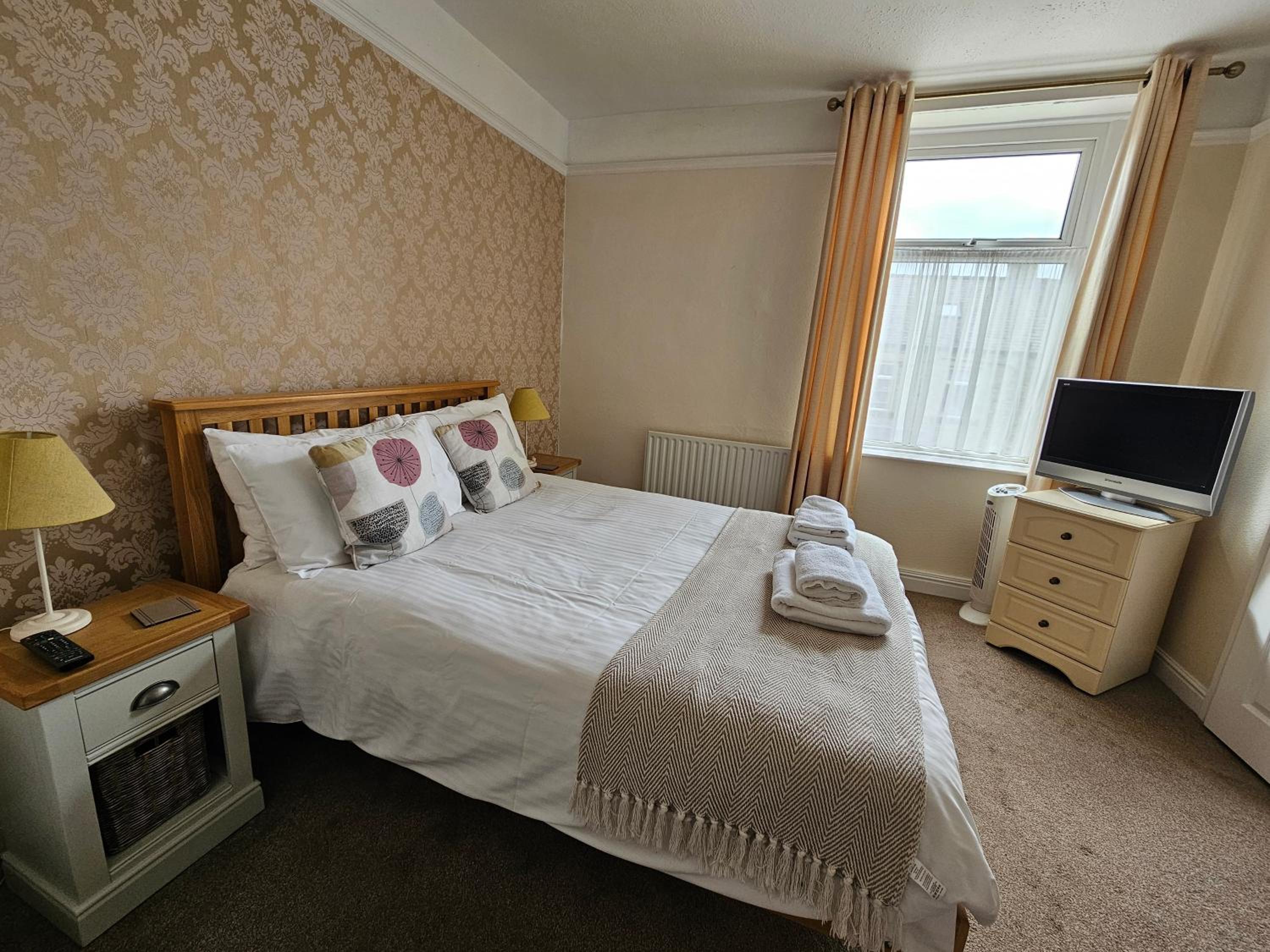 Seven-Bedroom House photo 1