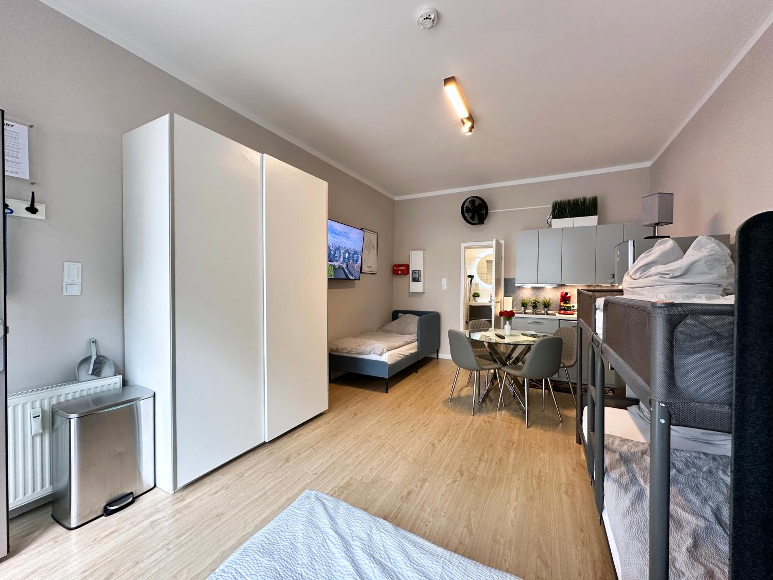 Studio Apartment photo 3