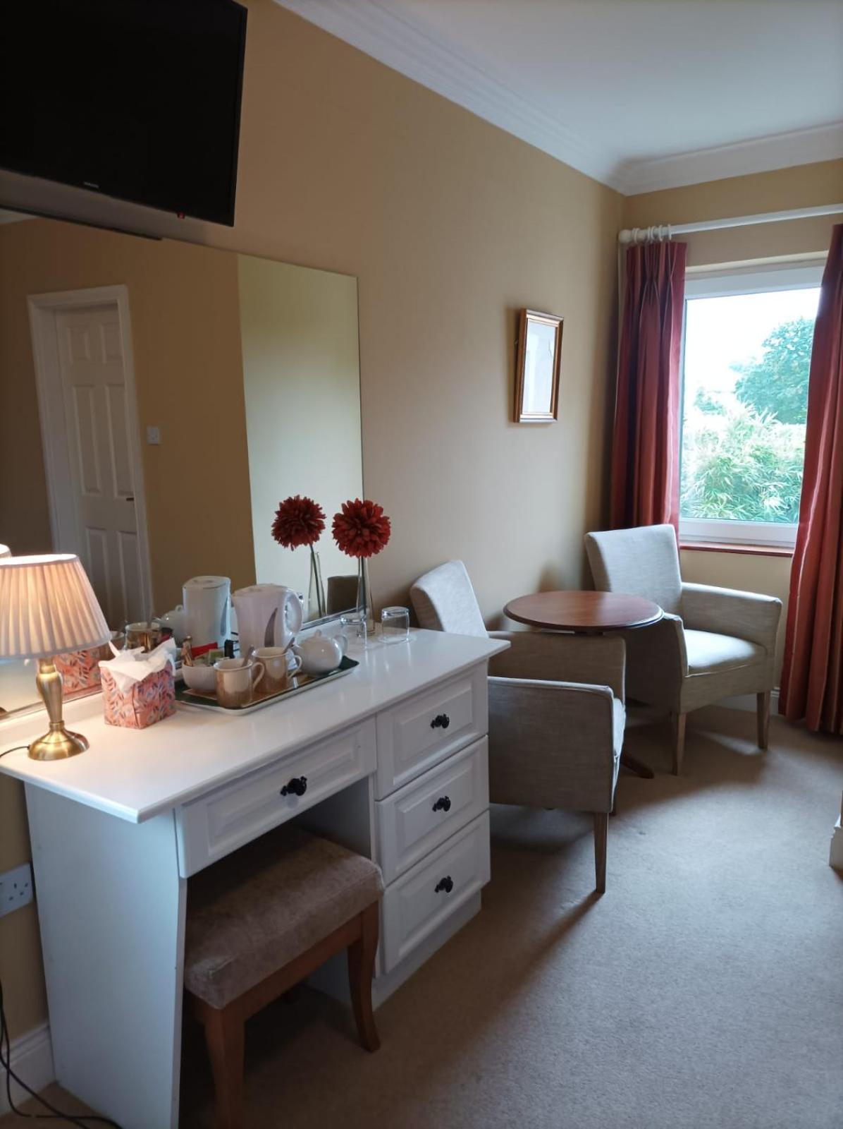 Deluxe Double Room with Shower