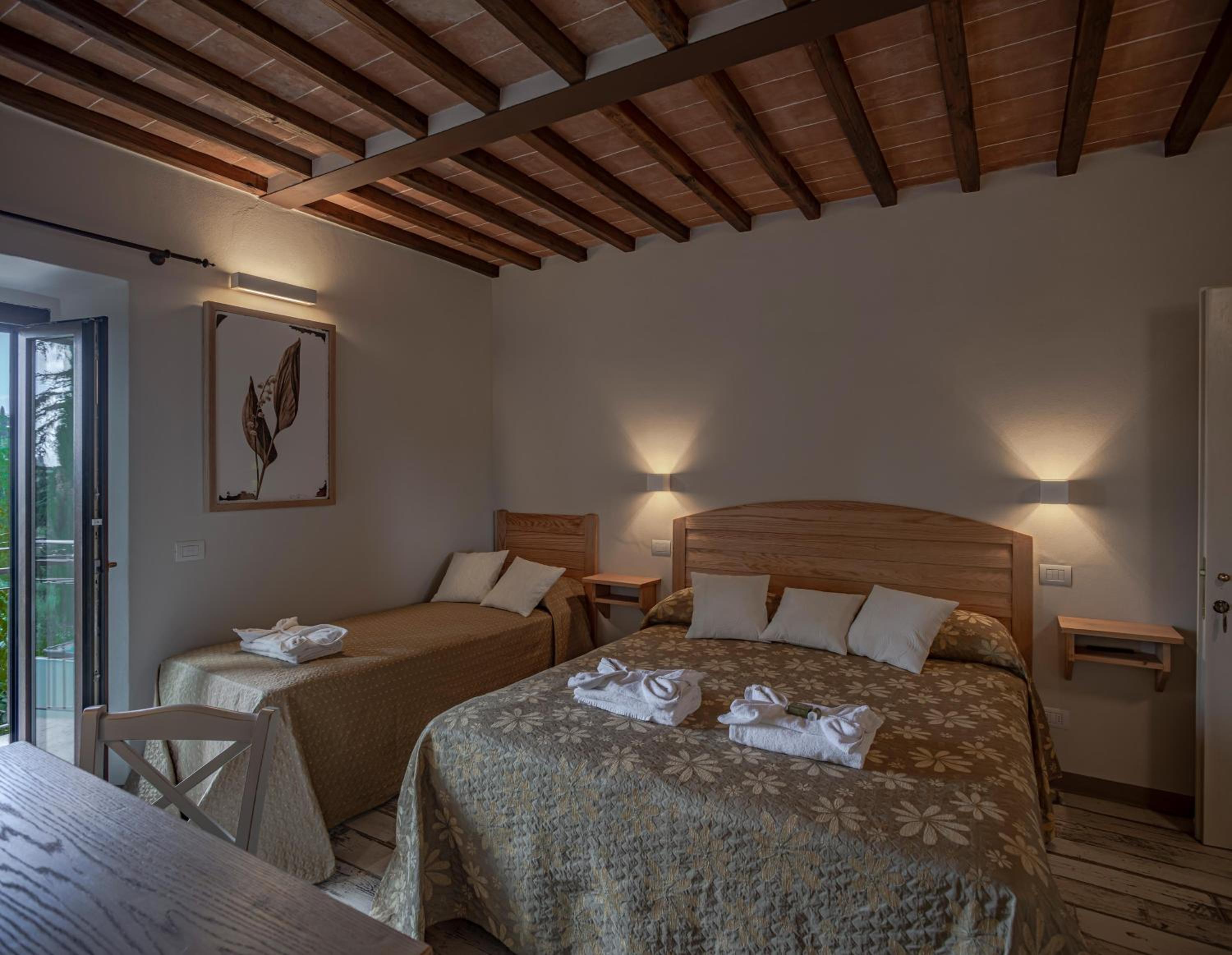 Deluxe Triple Room - Photo 1