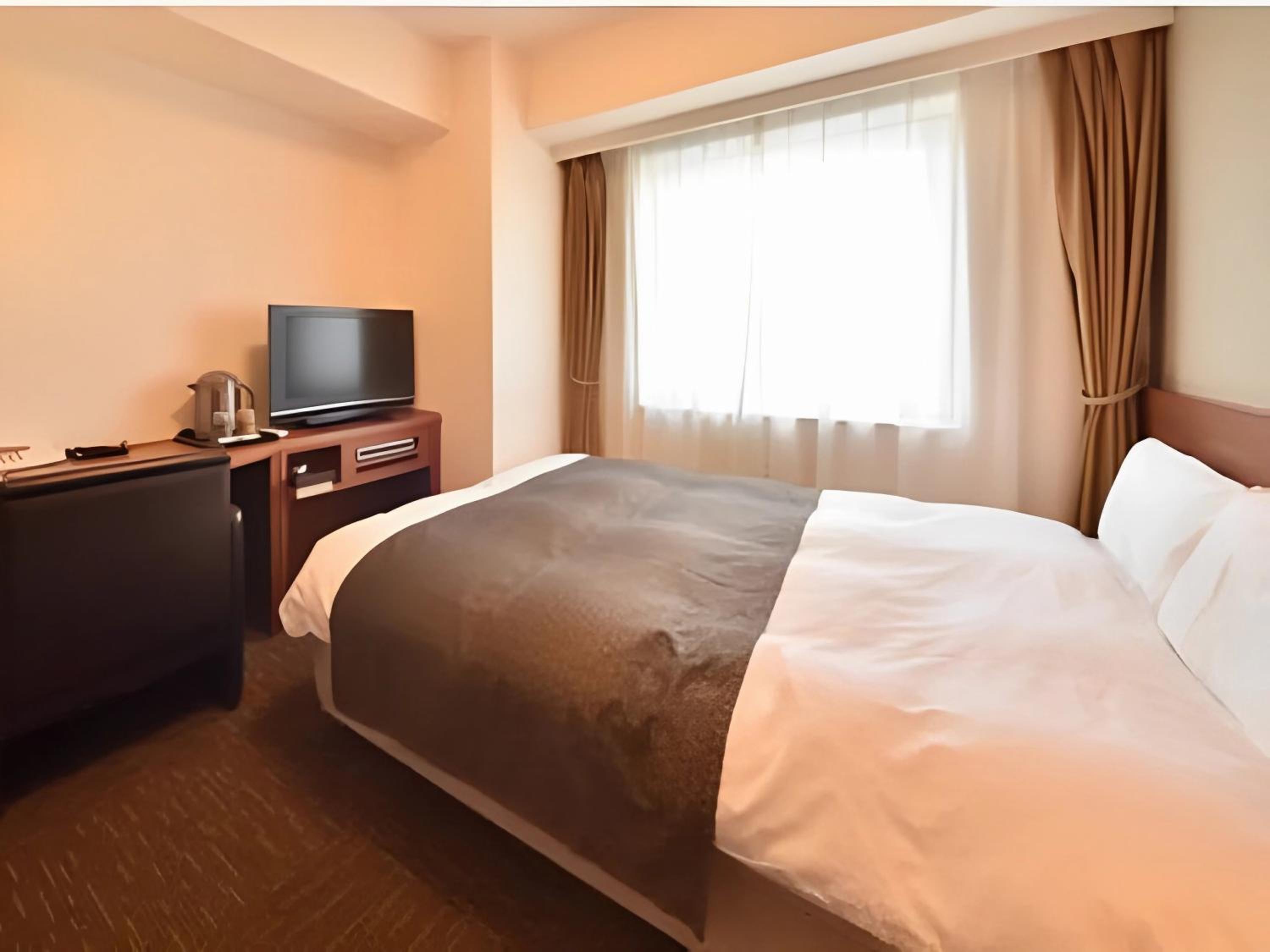 Double Room - Smoking - Photo 6
