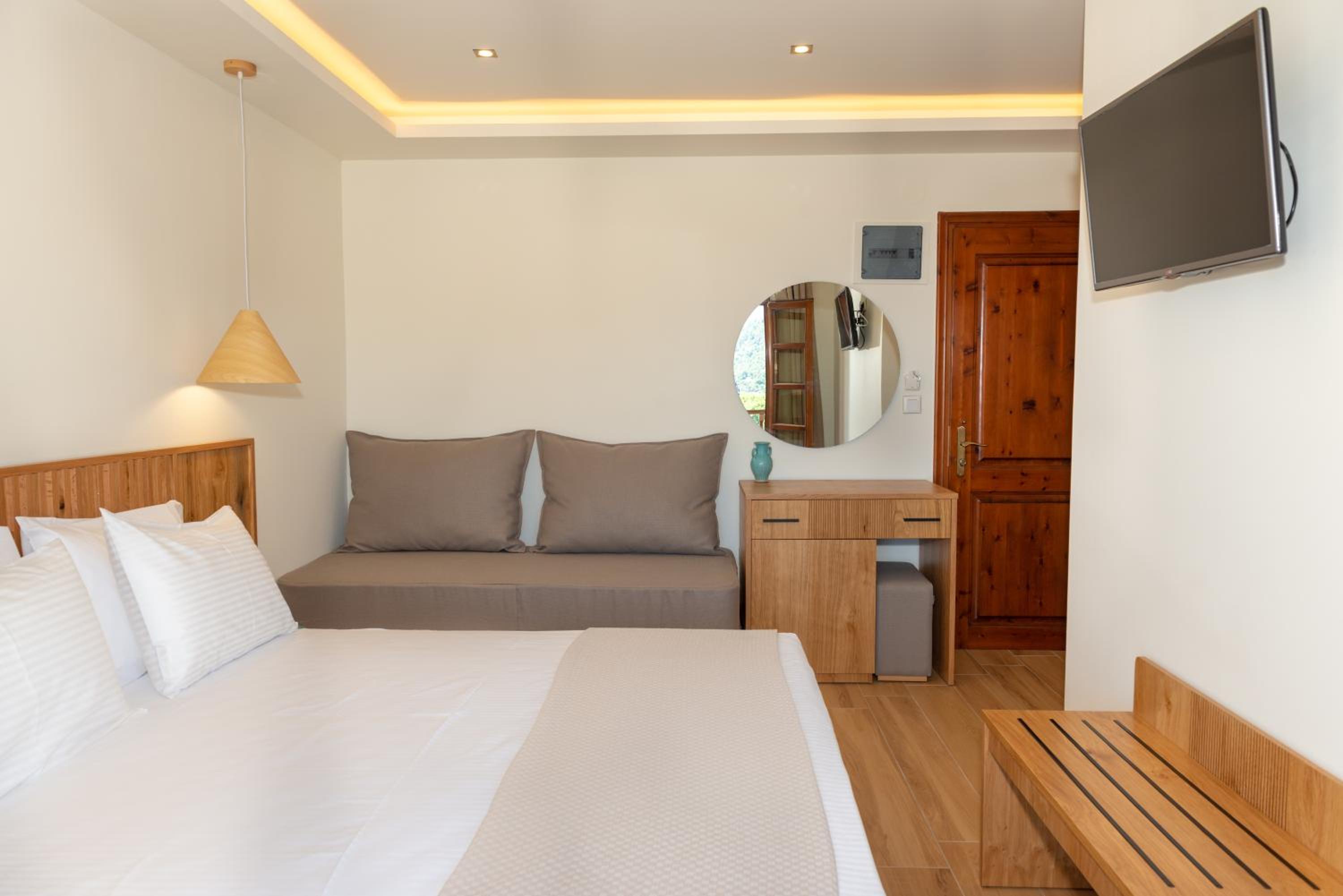 Luxury Triple Room