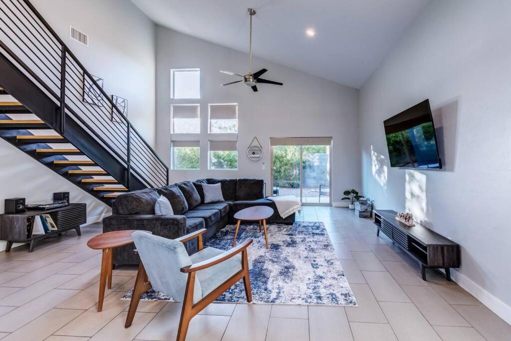 Three-Bedroom House photo 3